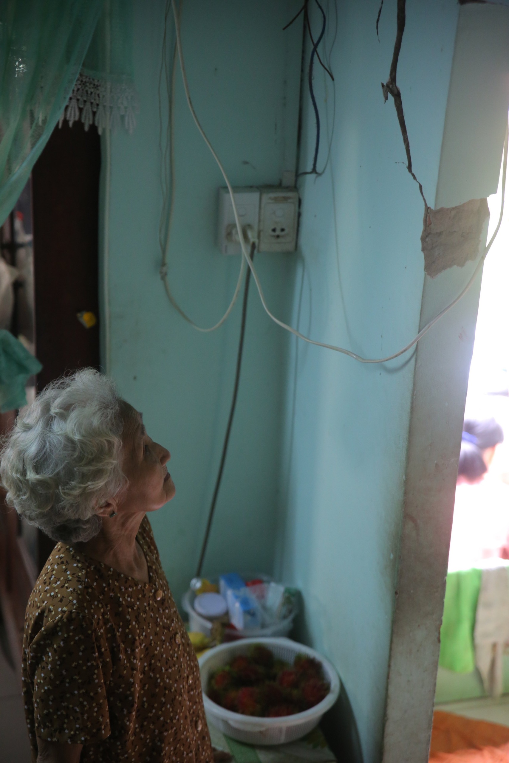 Những căn nh&agrave; nứt to&aacute;c ở Thanh Đa - Ảnh 6.