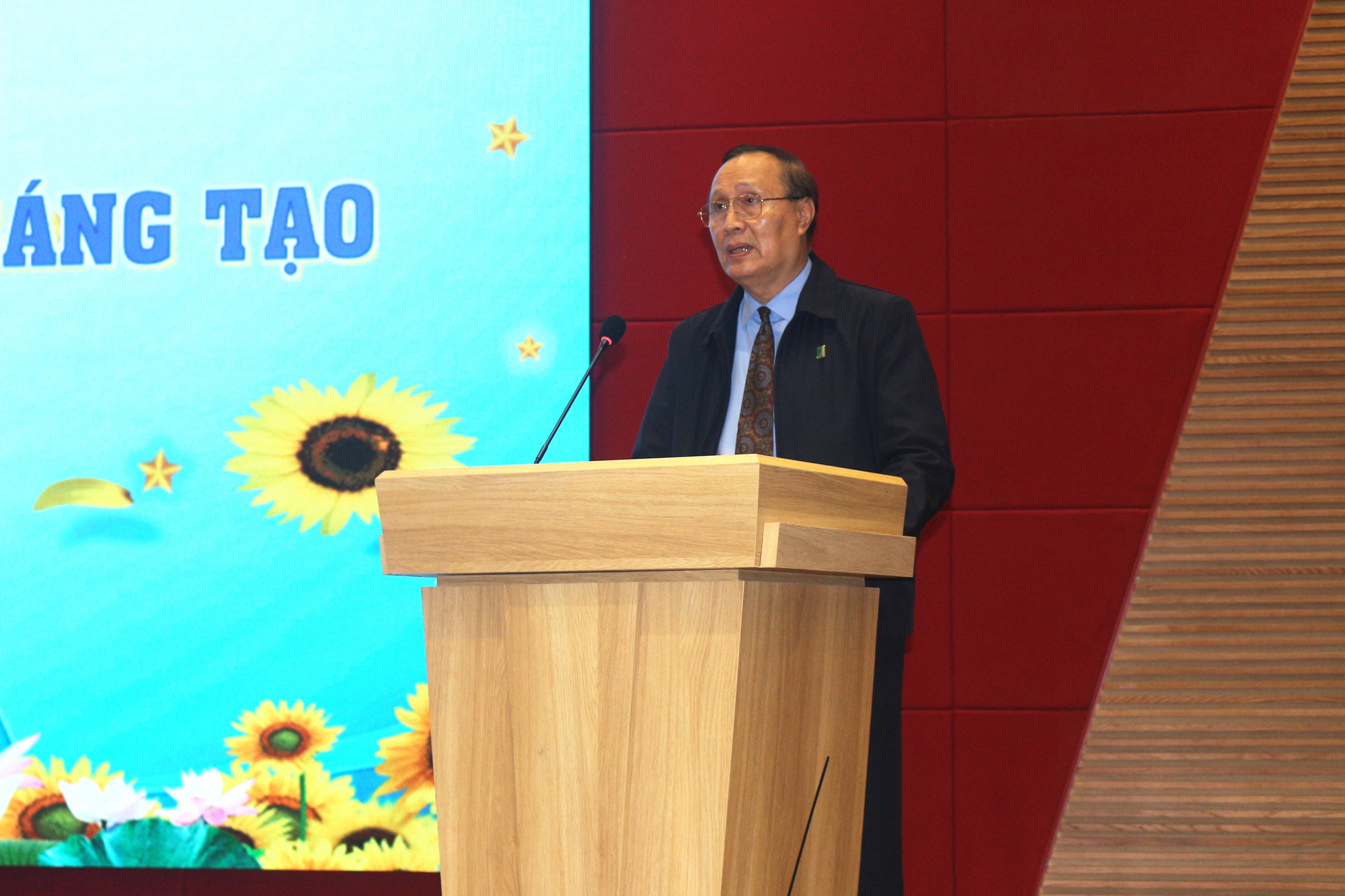 Một hội thảo ph&ugrave; hợp xu hướng quốc tế diễn ra tại Trường ĐH Cửu Long - Ảnh 4.