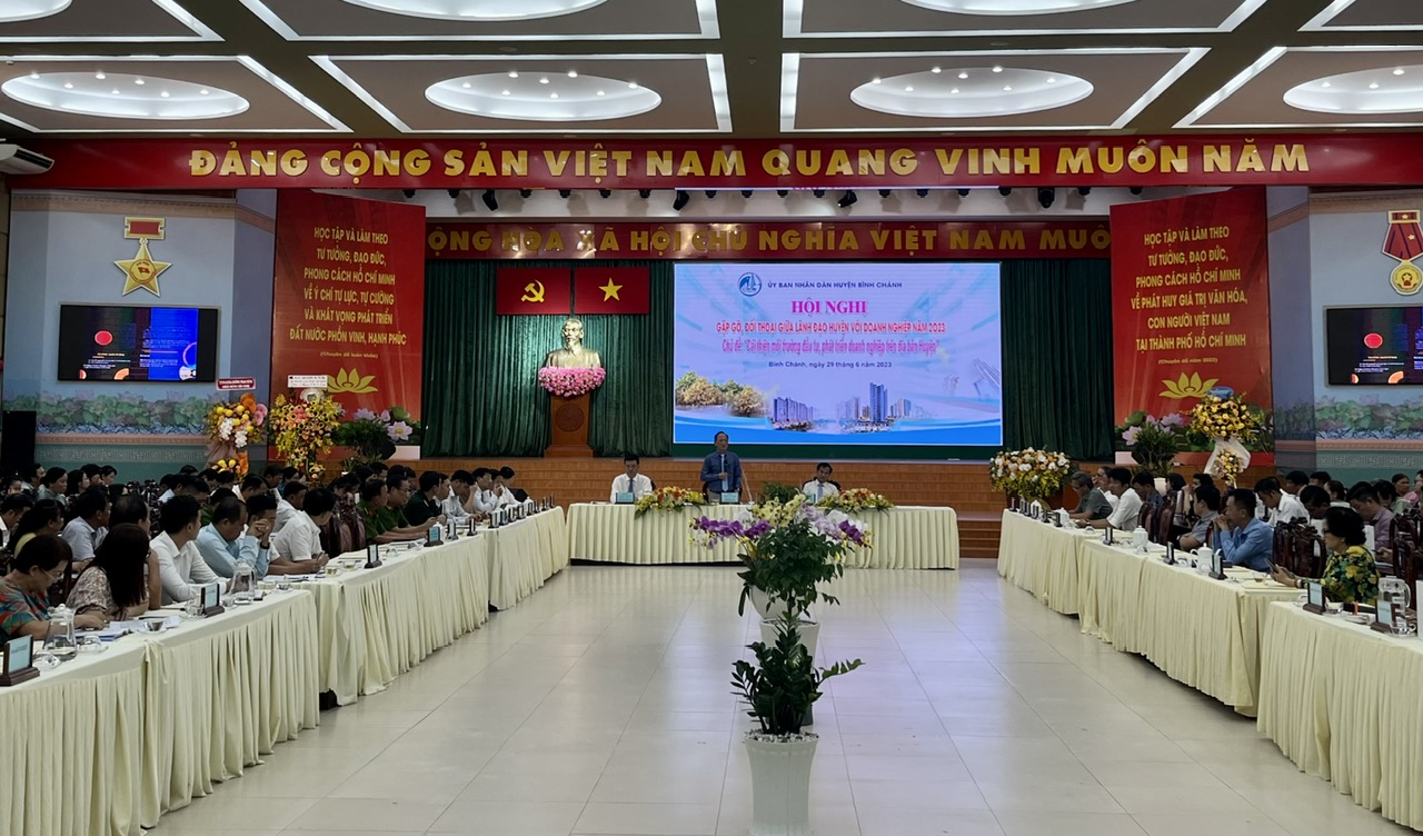 Huyện B&igrave;nh Ch&aacute;nh th&aacute;o gỡ kh&oacute; khăn cho doanh nghiệp - Ảnh 2.