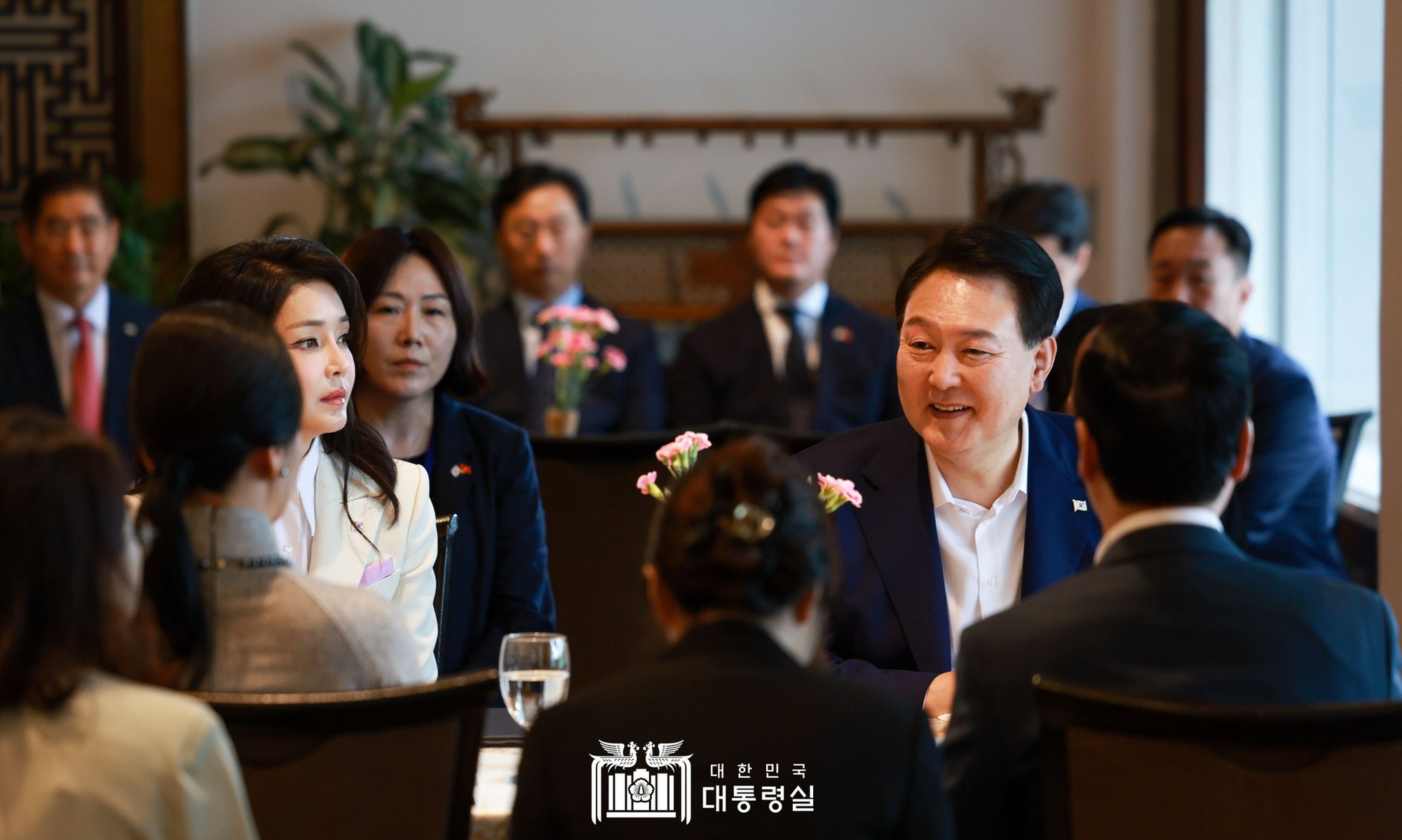 Tổng thống Yoon Suk Yeol mong Chủ tịch nước V&otilde; Văn Thưởng v&agrave; Phu nh&acirc;n sớm thăm H&agrave;n Quốc - Ảnh 4.