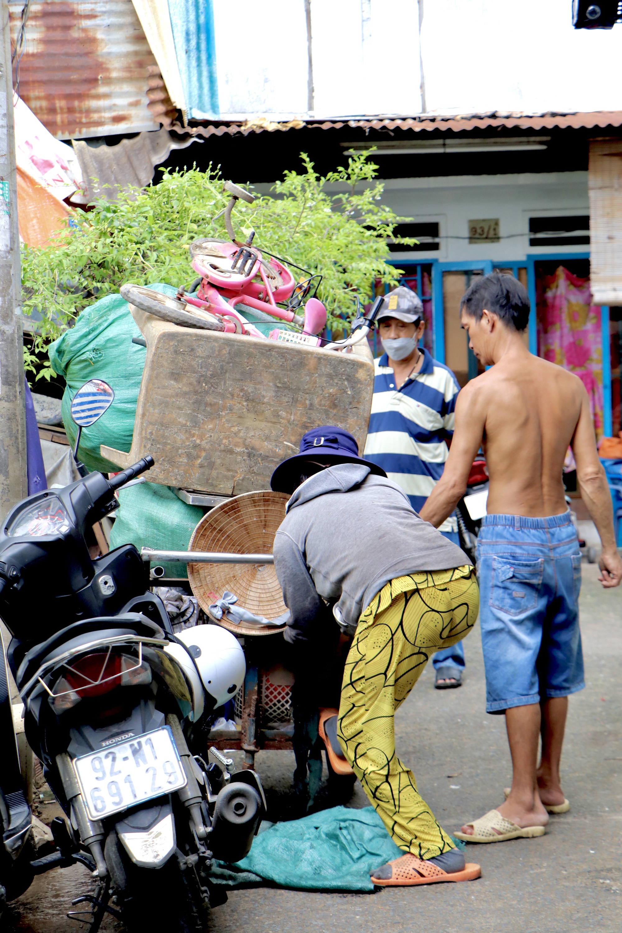 Những căn nh&agrave; nứt to&aacute;c ở Thanh Đa - Ảnh 8.