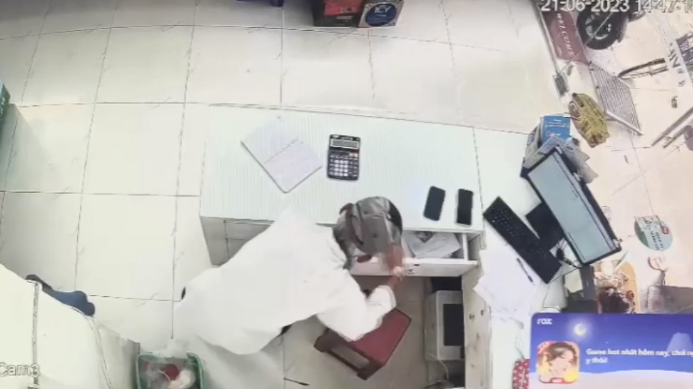 Clip  ghi rõ cảnh người đàn ông trộm cọc tiền 20 triệu đồng