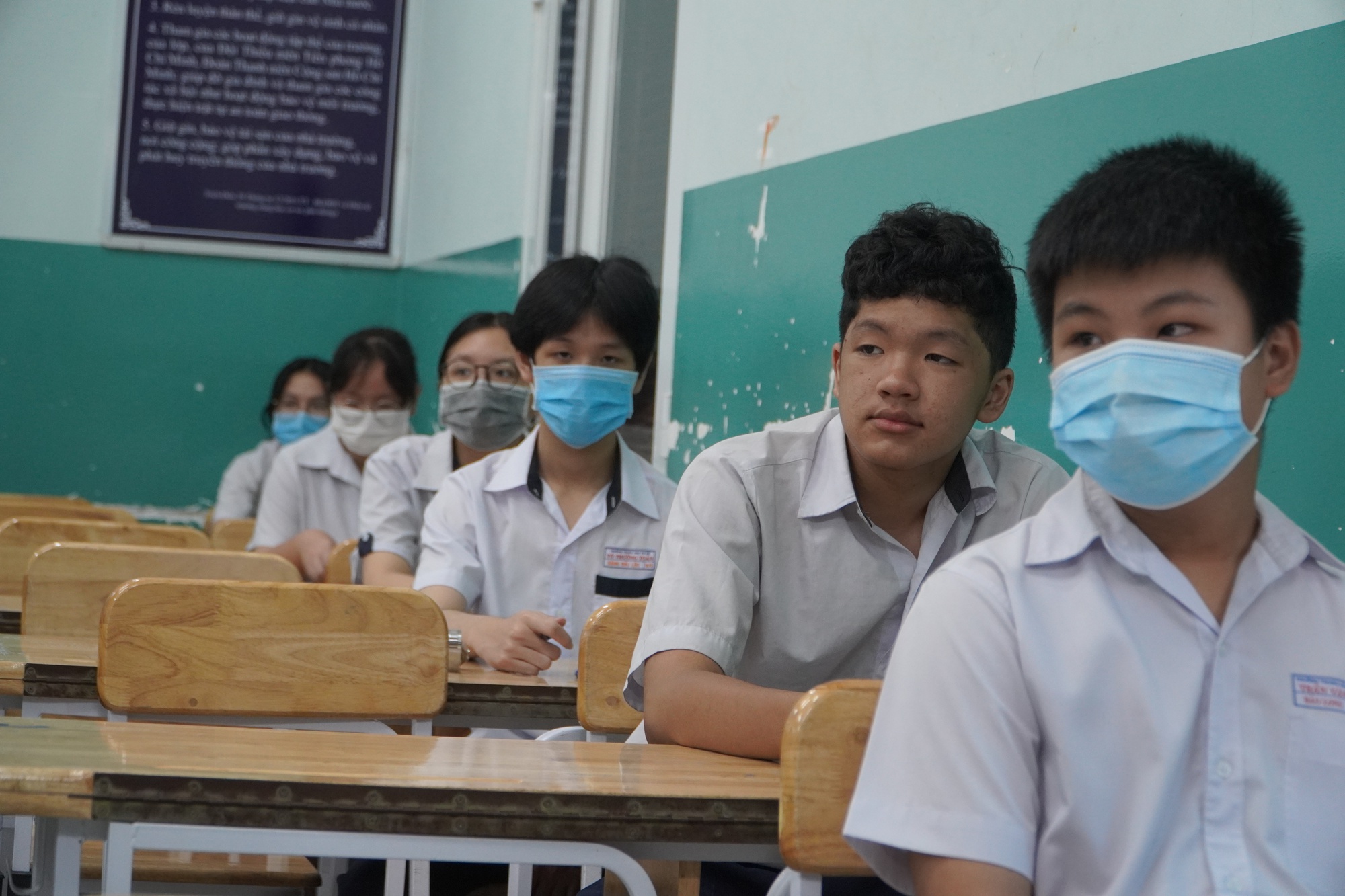 TP HCM đề xuất tiếp tục hỗ trợ học ph&iacute; cho học sinh trường c&ocirc;ng - Ảnh 2.