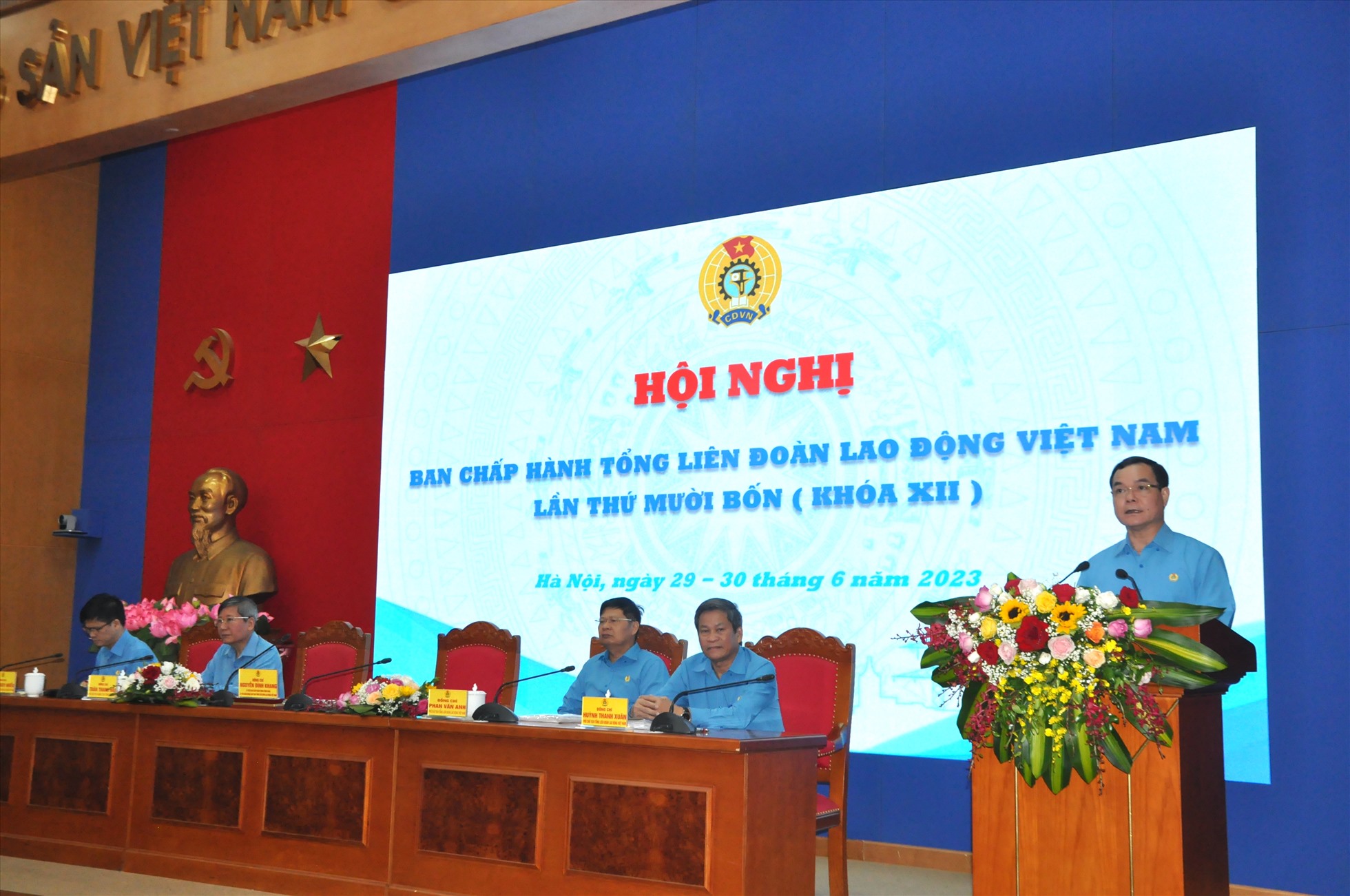 Cho ý kiến các báo cáo trình Đại hội XIII Công đoàn Việt Nam