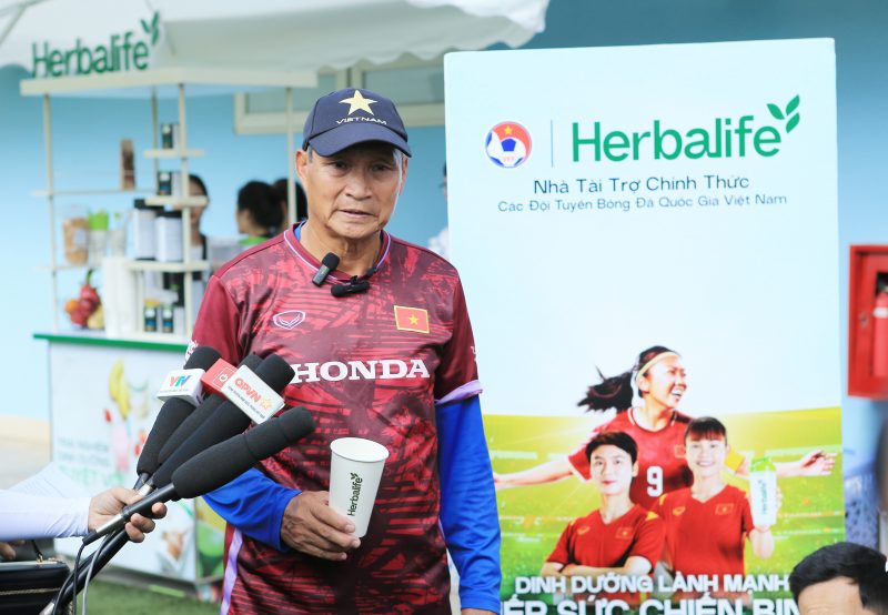 HLV Mai Đức Chung: Đội tuyển nữ Việt Nam đang rất sung sức sẳn s&agrave;ng cho World Cup - Ảnh 1.