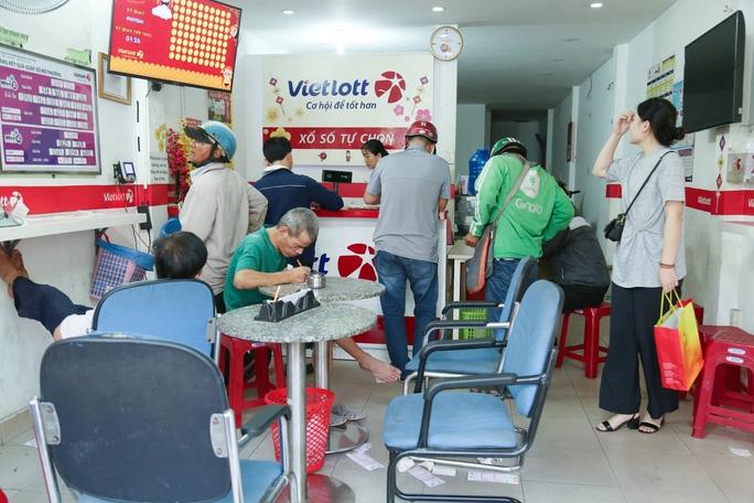 Người chơi hào hứng xổ số Keno