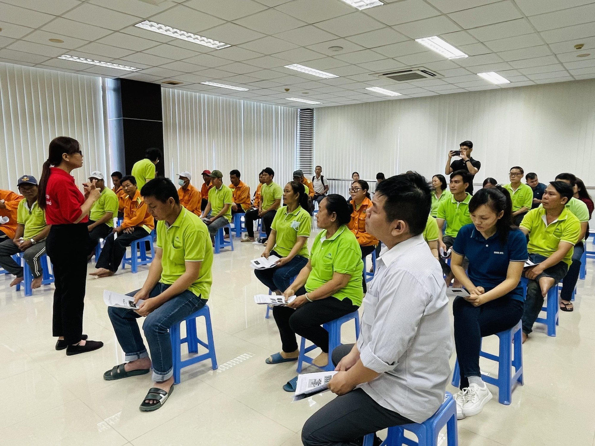 Th&uacute; vị buổi tập huấn kỹ năng sơ cấp cứu cho người lao động tại VWS - Ảnh 1.
