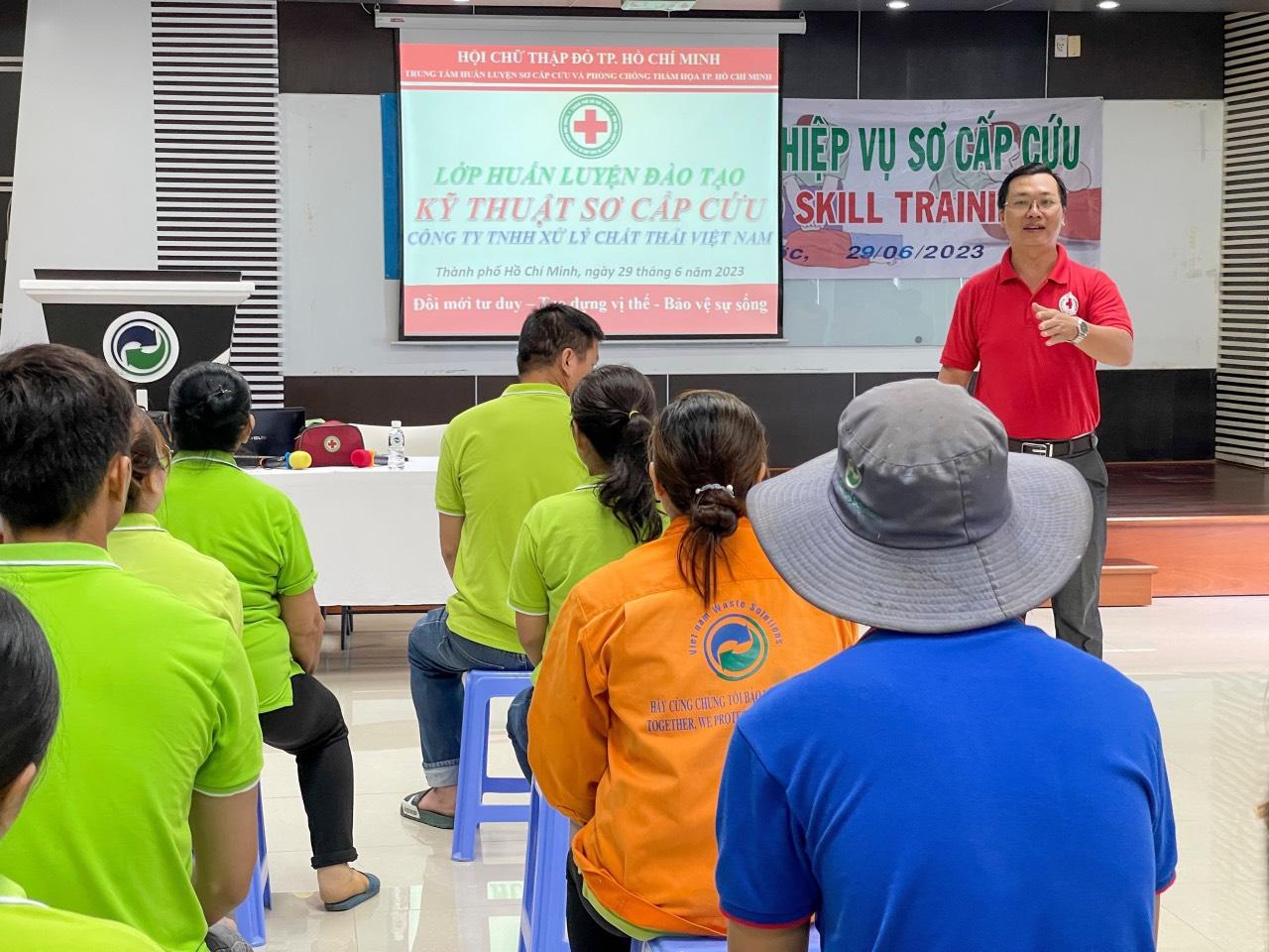 Th&uacute; vị buổi tập huấn kỹ năng sơ cấp cứu cho người lao động tại VWS - Ảnh 2.