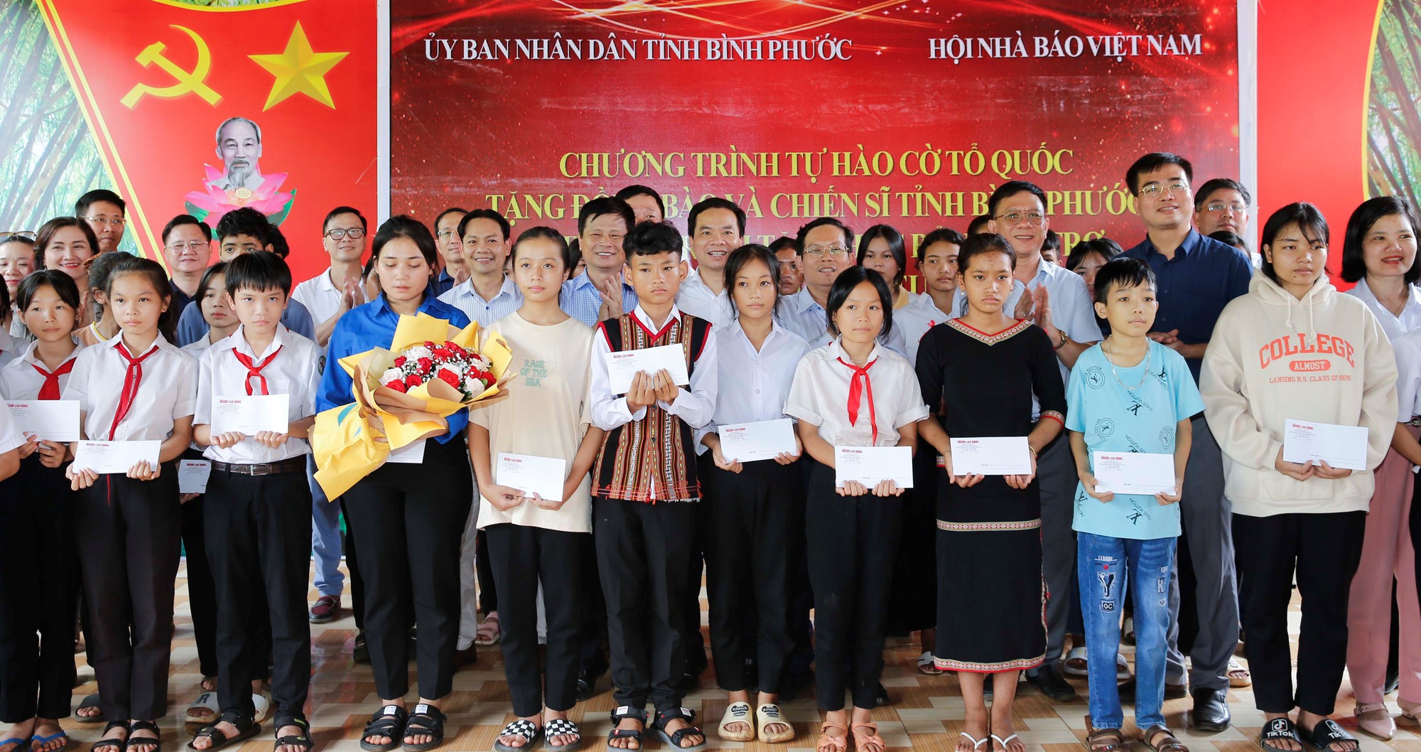 Tự hào đi dưới "Đường cờ Tổ quốc"