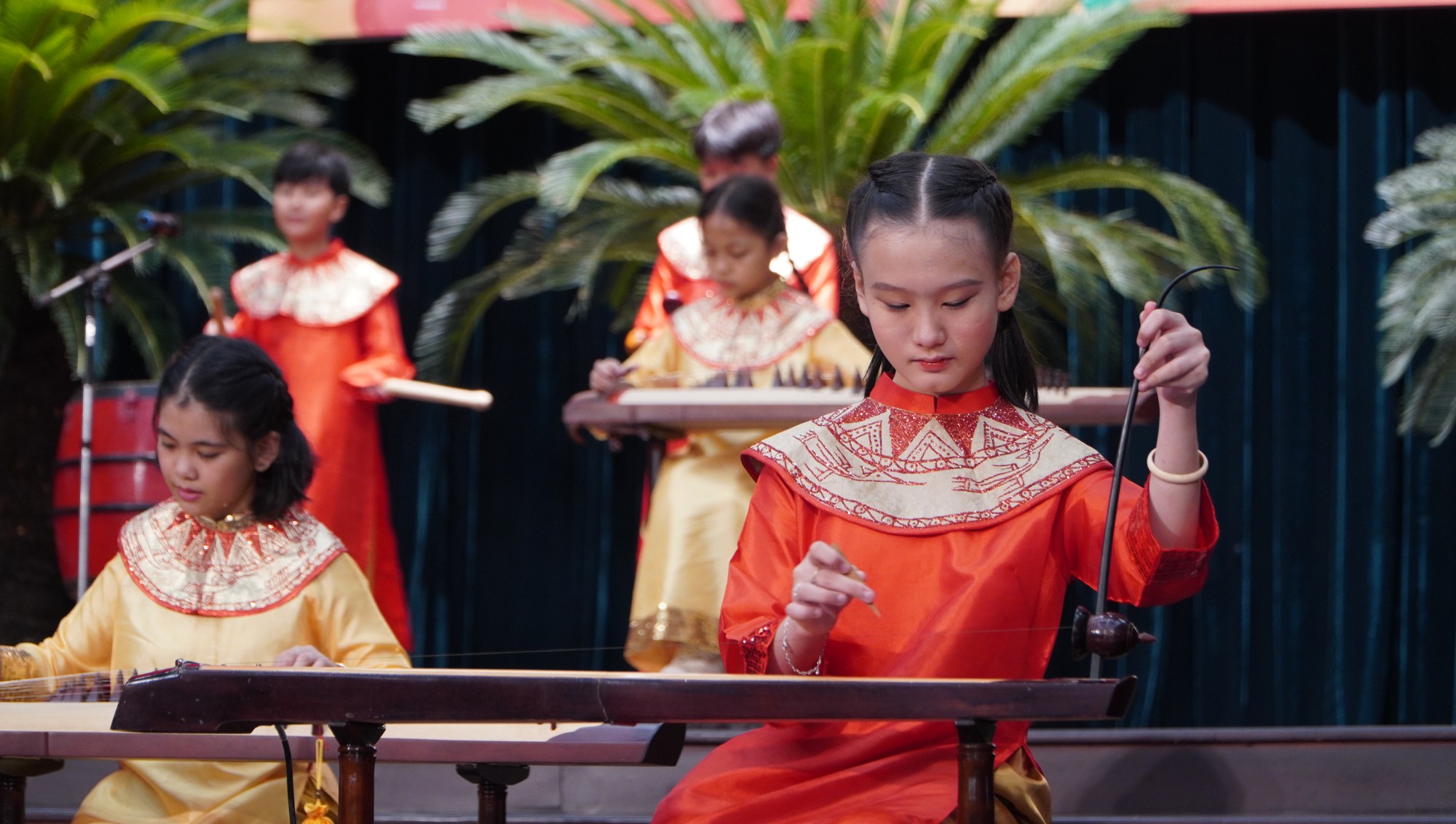 Bí thư Nguyễn Văn Nên gặp gỡ, lắng nghe thiếu nhi TP HCM - Ảnh 6.