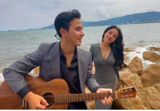 &Aacute; qu&acirc;n Thần tượng Bolero  T&ocirc; Ngọc H&agrave; g&acirc;y bất ngờ với  M&ugrave;a h&egrave; bỏng ch&aacute;y - Ảnh 3.