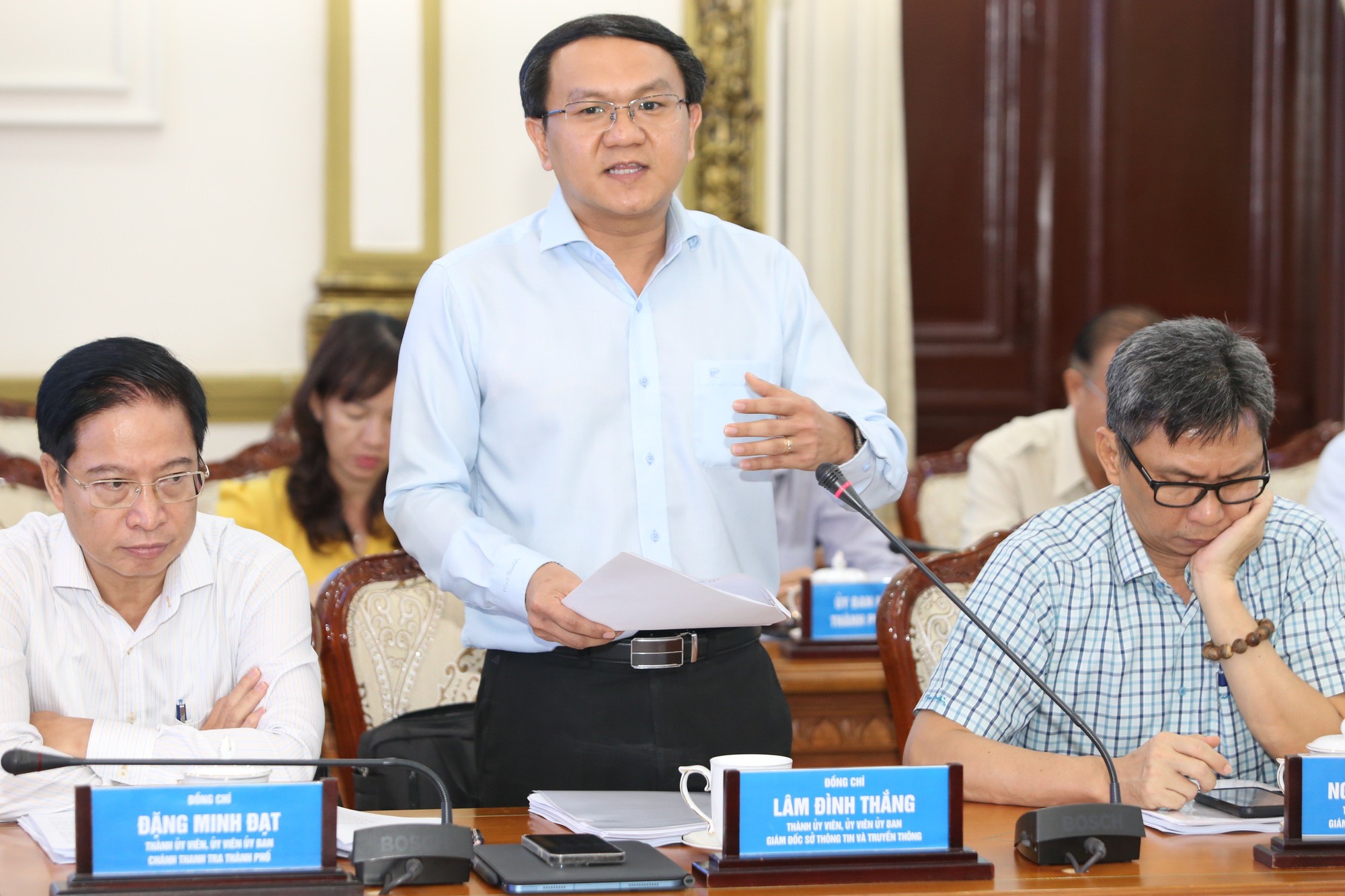Chủ tịch Phan Văn M&atilde;i: Xử l&yacute; tr&aacute;ch nhiệm thủ trưởng đơn vị kh&ocirc;ng hợp t&aacute;c với b&aacute;o ch&iacute; - Ảnh 1.