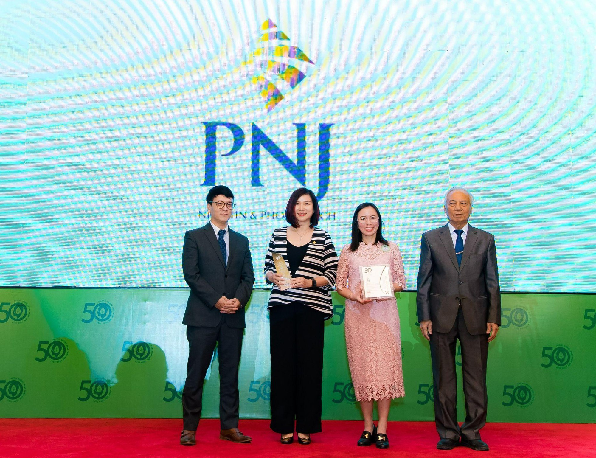 Nhờ chiến lược ESG toàn diện, PNJ được vinh danh Doanh nghiệp bền vững của năm
