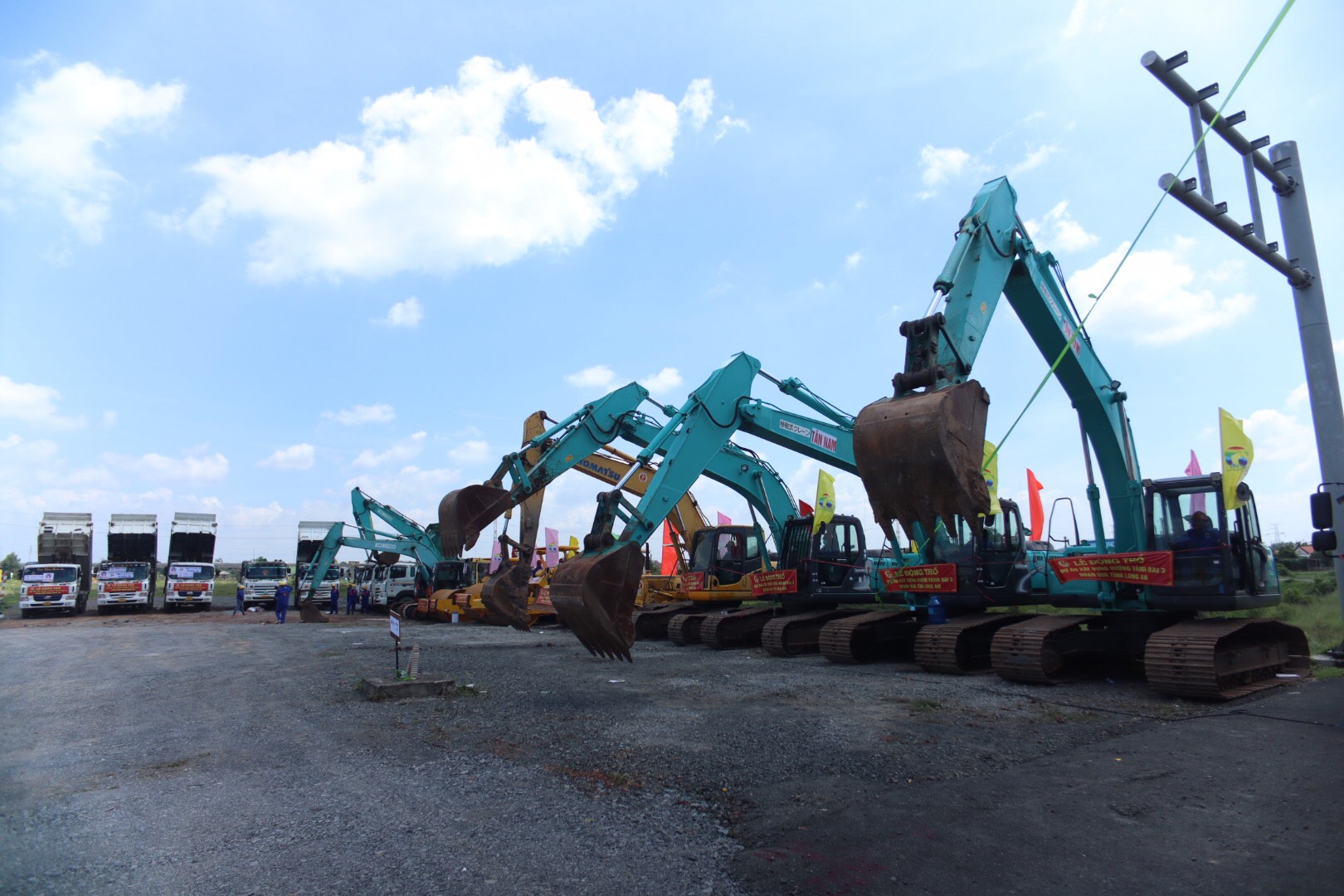 Khởi c&ocirc;ng dự &aacute;n đường V&agrave;nh đai 3 &ndash; TP HCM đoạn qua tỉnh Long An - Ảnh 3.