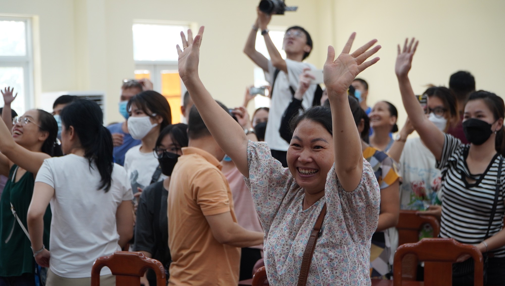 Mẹ về mạnh khỏe, con ở lại làm lính cứu hỏa - Ảnh 7.