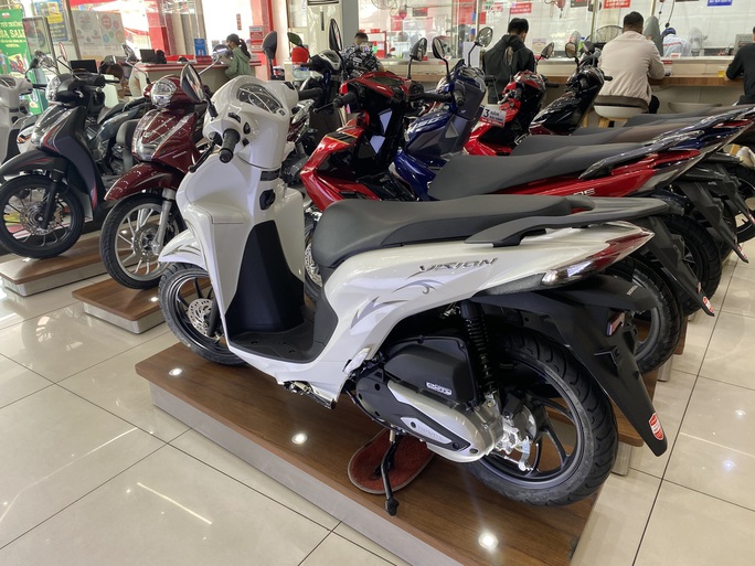 Nhiều mẫu xe máy tay ga ăn khách hạ giá