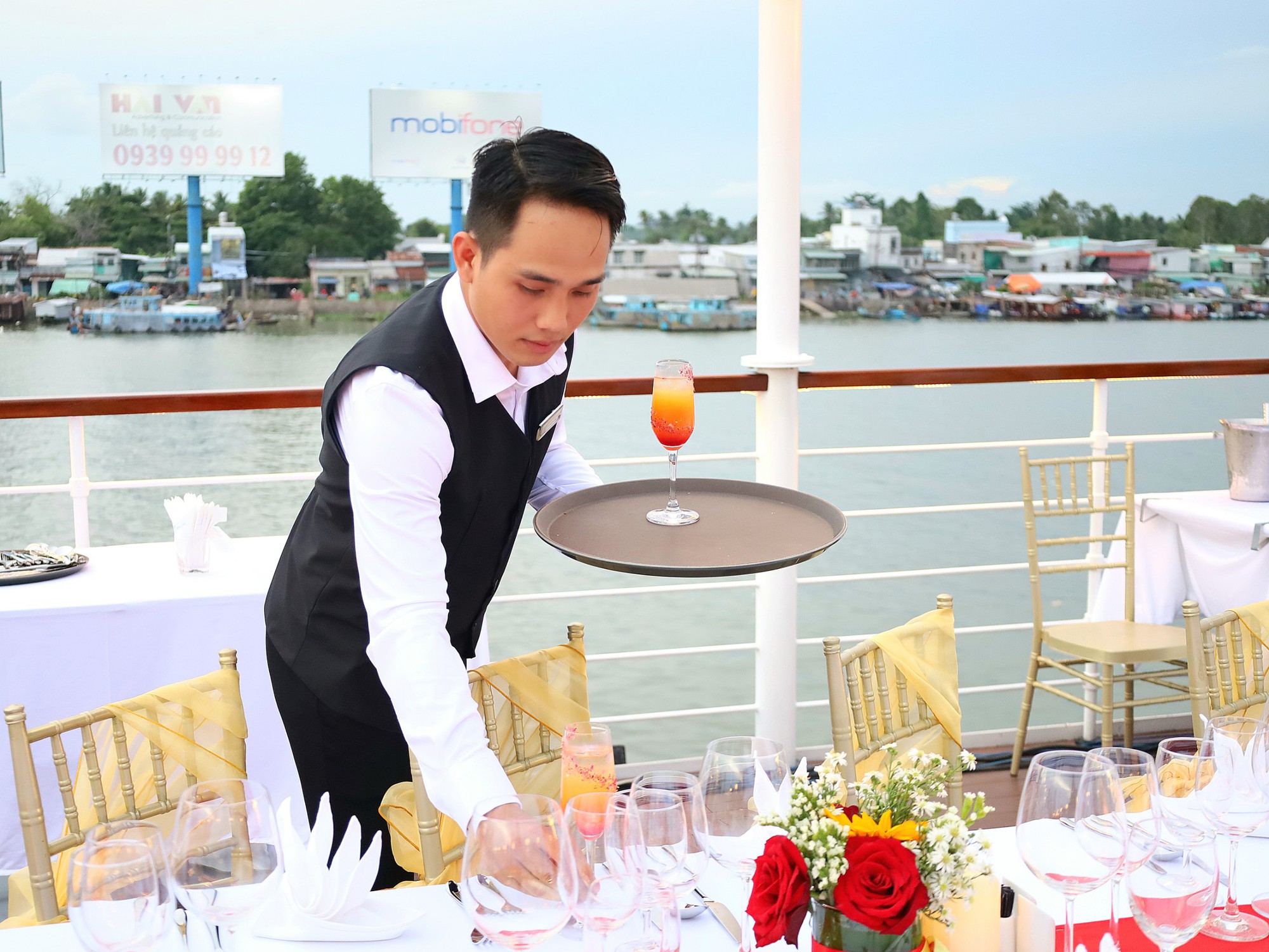 Th&ecirc;m 1 du thuyền đưa kh&aacute;ch du lịch trải nghiệm s&ocirc;ng nước Cần Thơ - Ảnh 2.