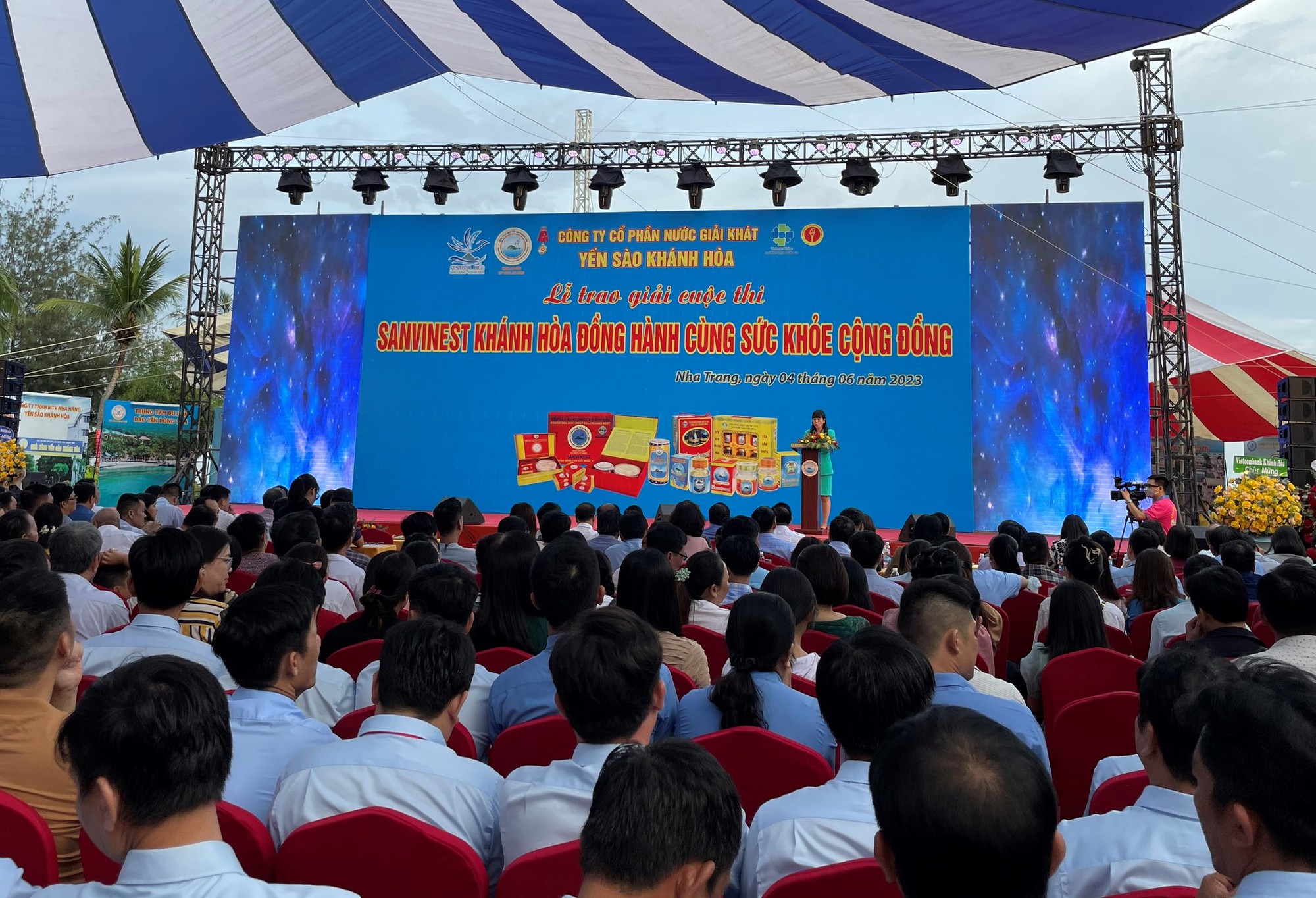 Trao giải cuộc thi Sanvinest Kh&aacute;nh H&ograve;a đồng h&agrave;nh c&ugrave;ng sức khỏe cộng đồng - Ảnh 1.