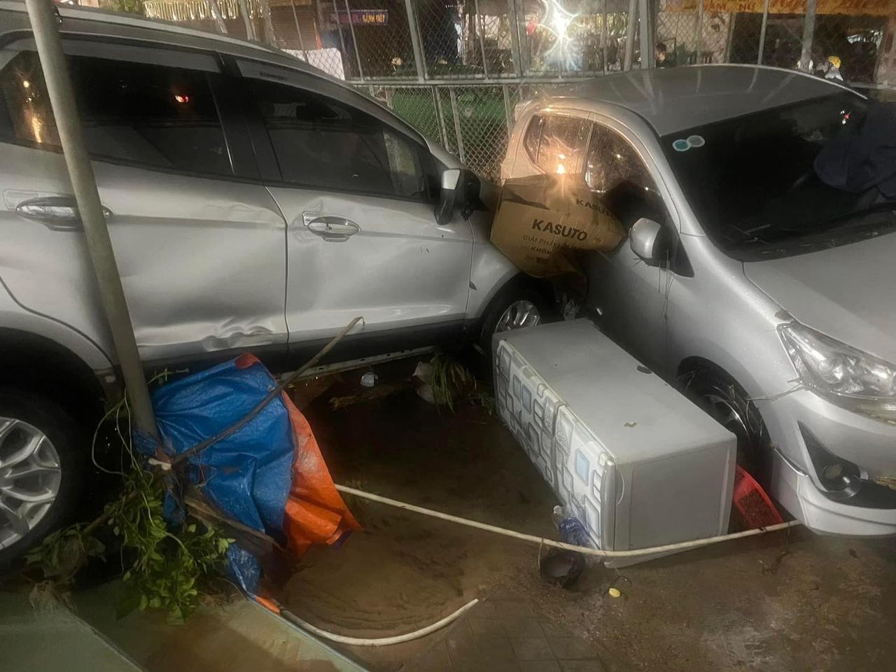 H&igrave;nh ảnh tan hoang sau trận lũ cực lớn tối 4-6 ở Đồng Nai - Ảnh 6.