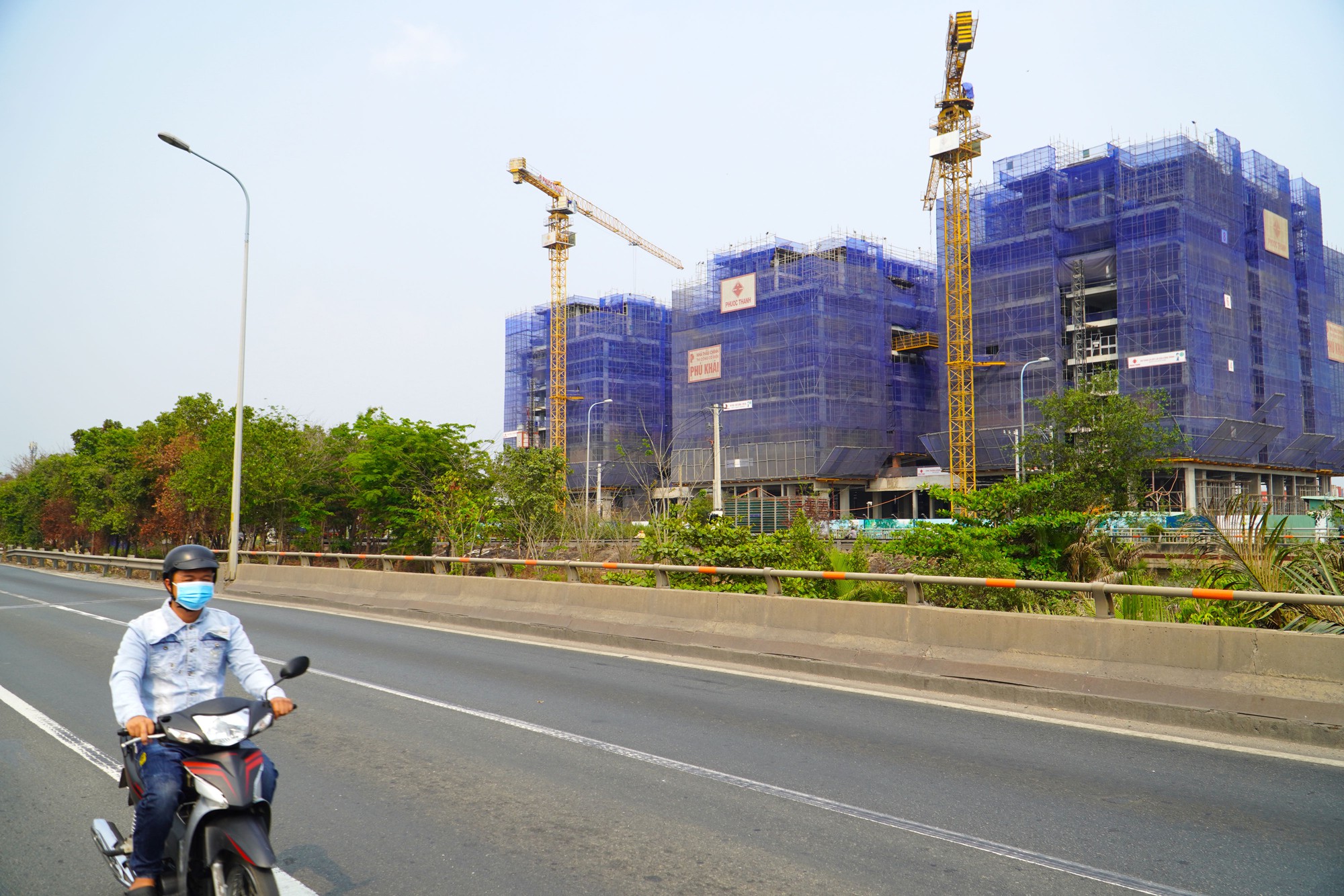 TP HCM sẵn s&agrave;ng đ&oacute;n nghị quyết mới (*): Ho&agrave;n thiện giao th&ocirc;ng, x&acirc;y nhanh nh&agrave; ở