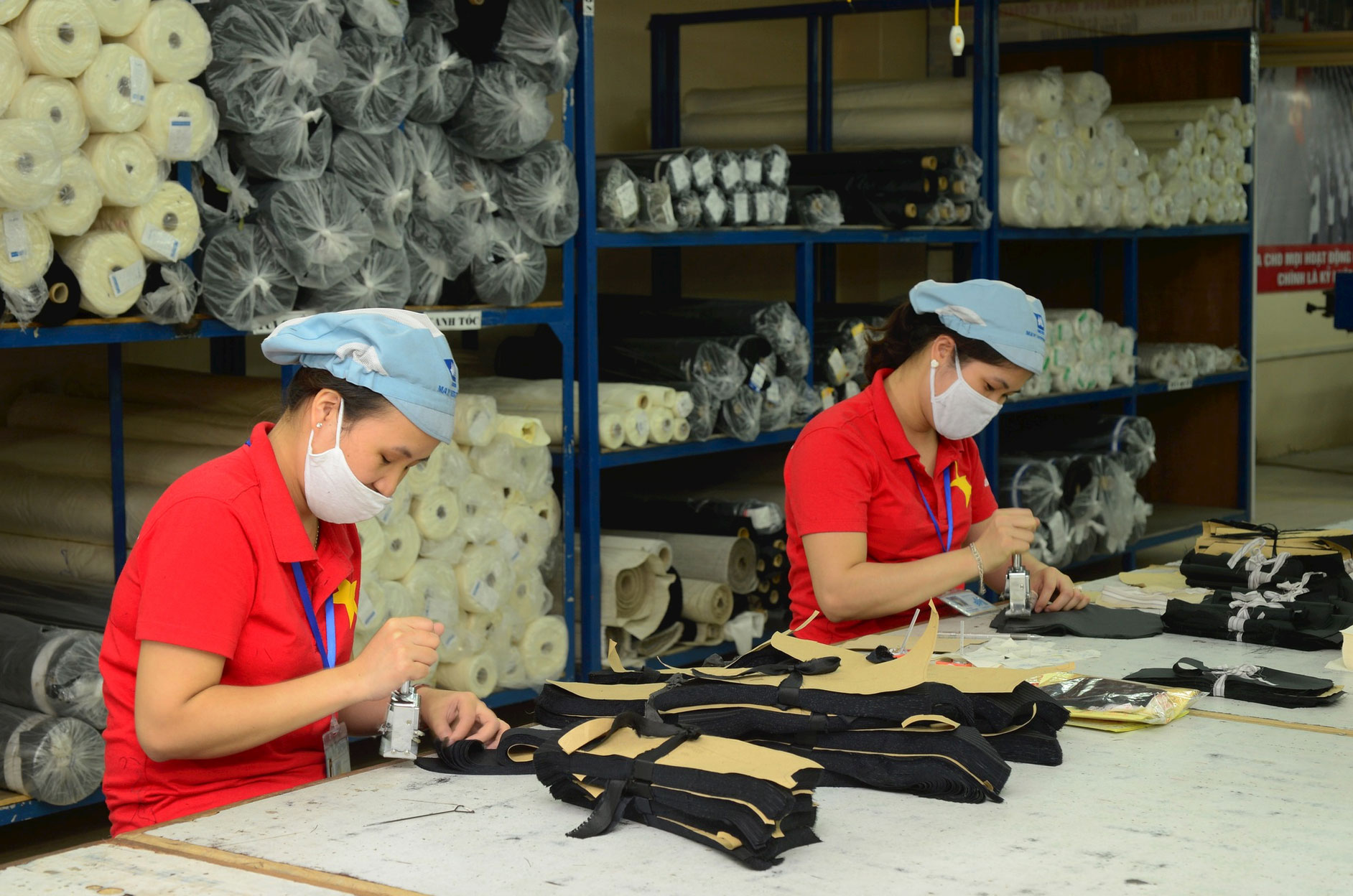 Cần gói hỗ trợ để giữ chân người lao động