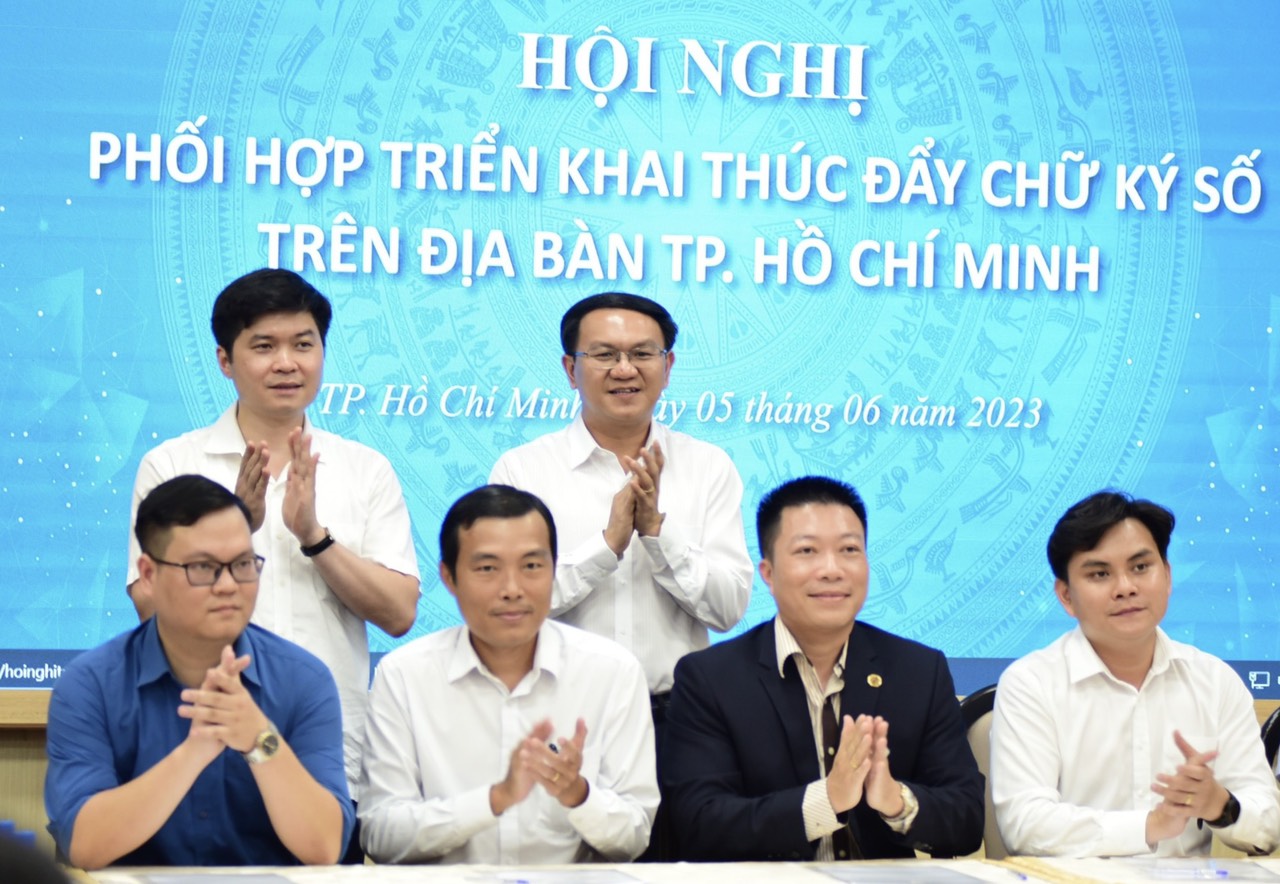 TP HCM: Muốn được cấp chữ k&yacute; số miễn ph&iacute;, người d&acirc;n chỉ cần đến UBND quận, huyện - Ảnh 3.