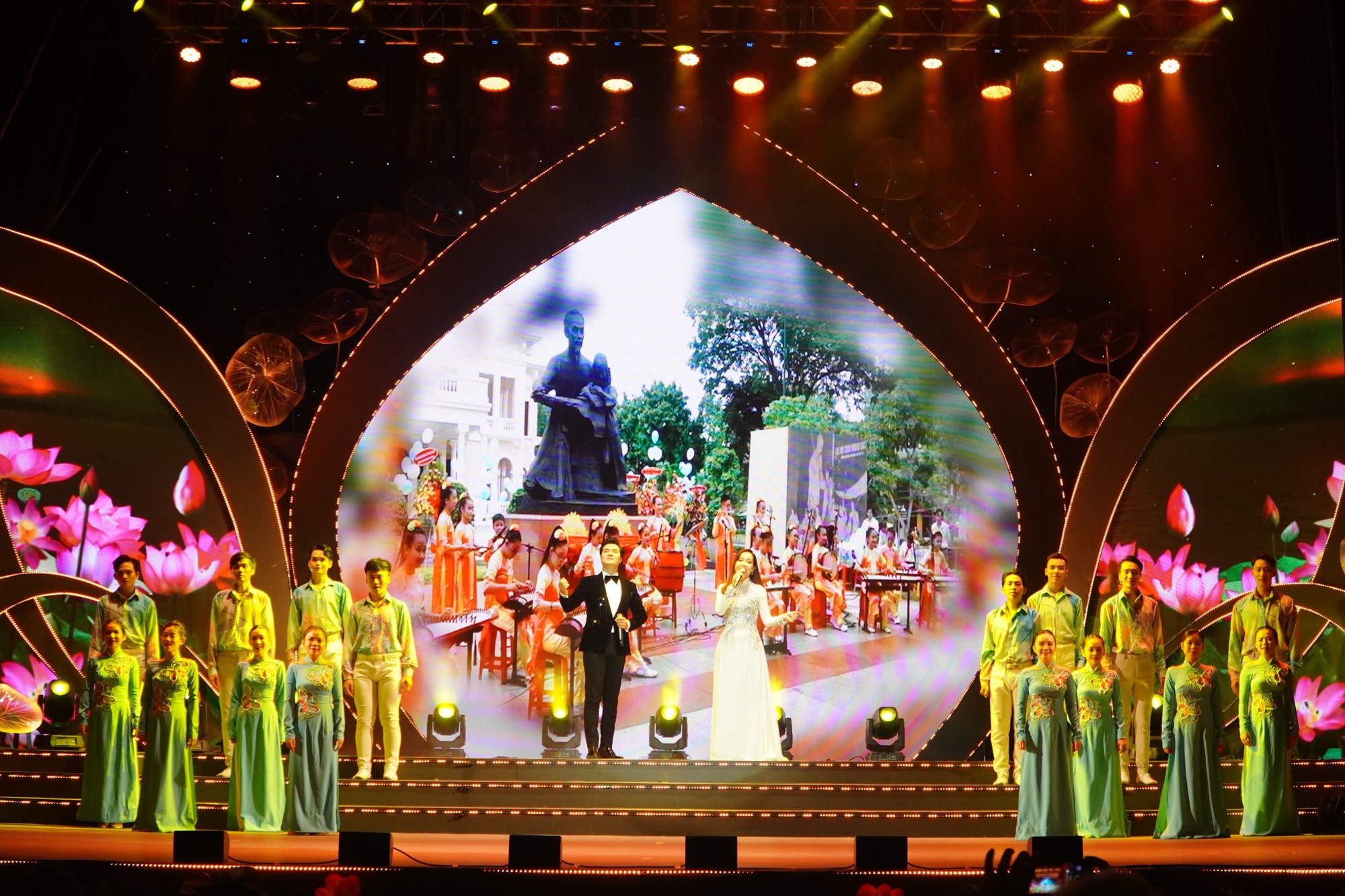 Vang mãi bài ca Hồ Chí Minh - Ảnh 10.