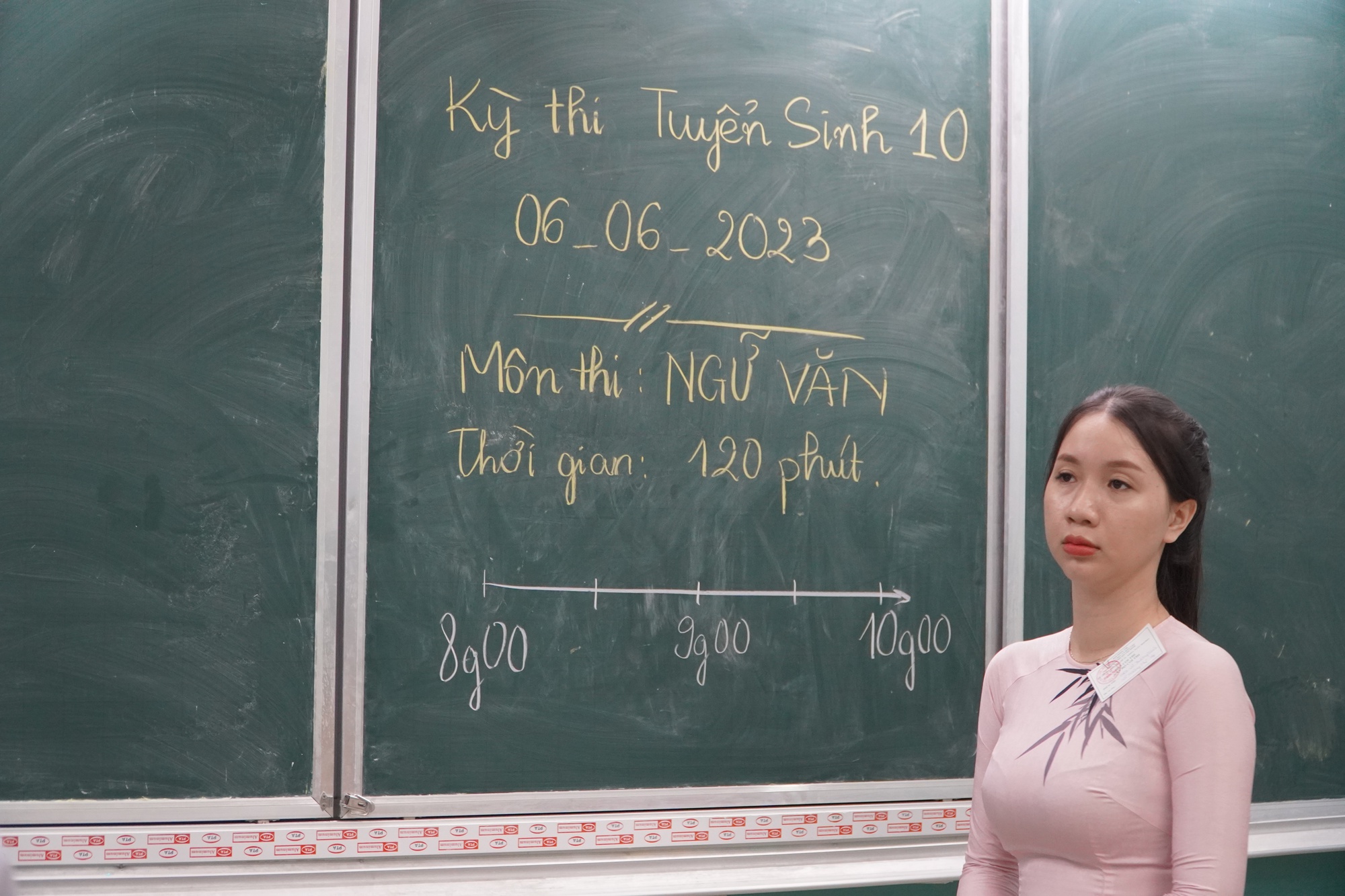 Gương mặt âu lo ngày đầu thi lớp 10 - Ảnh 12.