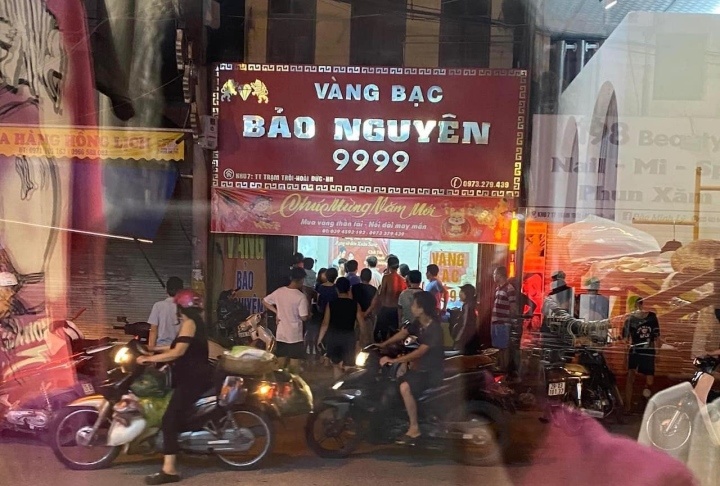 Nam thanh ni&ecirc;n shipper cướp tiệm v&agrave;ng