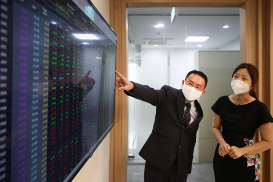 Hô hào mua cổ phiếu: Cảnh giác!