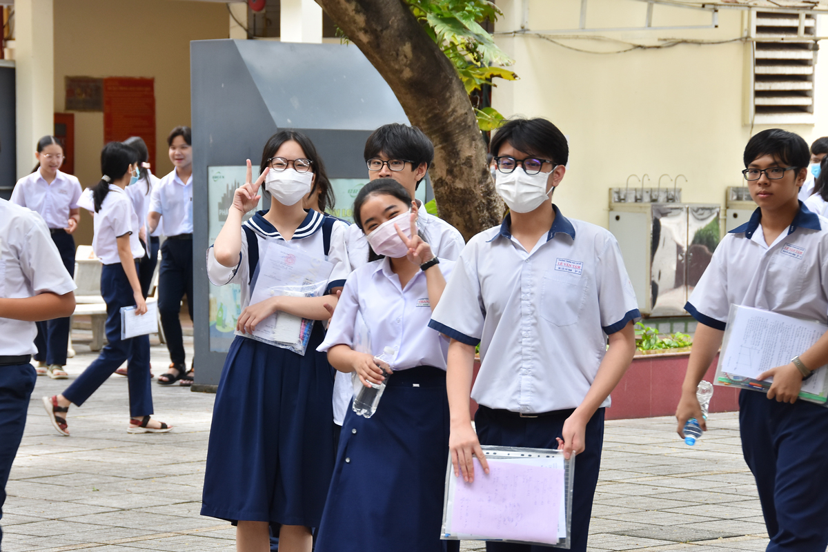 Kết thúc thi lớp 10: Điểm chuẩn dự kiến tăng nhẹ