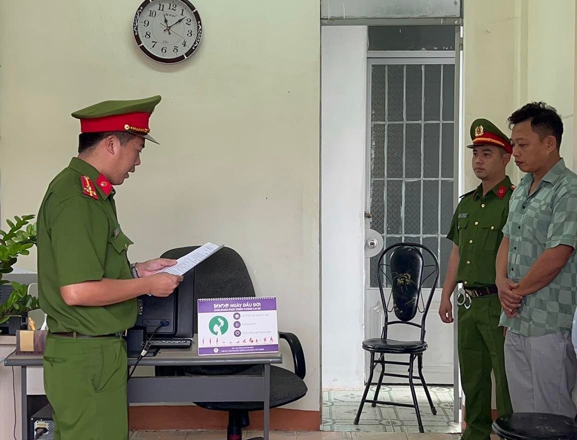 Bắt, khám xét nhà 1 lãnh đạo chi nhánh Văn phòng đăng ký đất đai