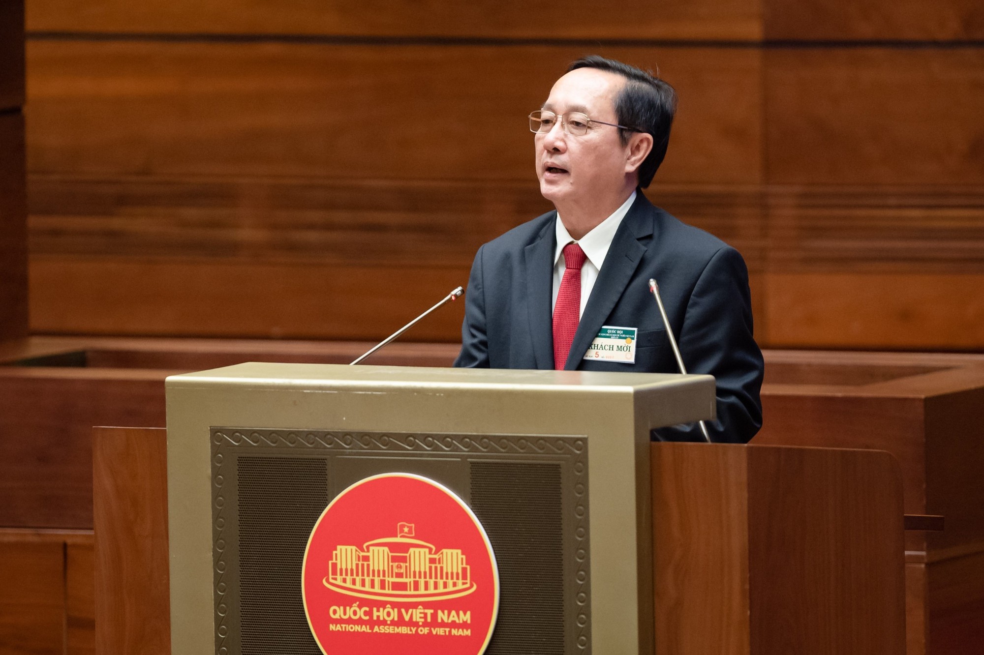 Chủ tịch Quốc hội nhắc Bộ trưởng trả lời c&oacute; bao nhi&ecirc;u đề t&agrave;i nghi&ecirc;n cứu c&ograve;n trong ngắn k&eacute;o - Ảnh 3.