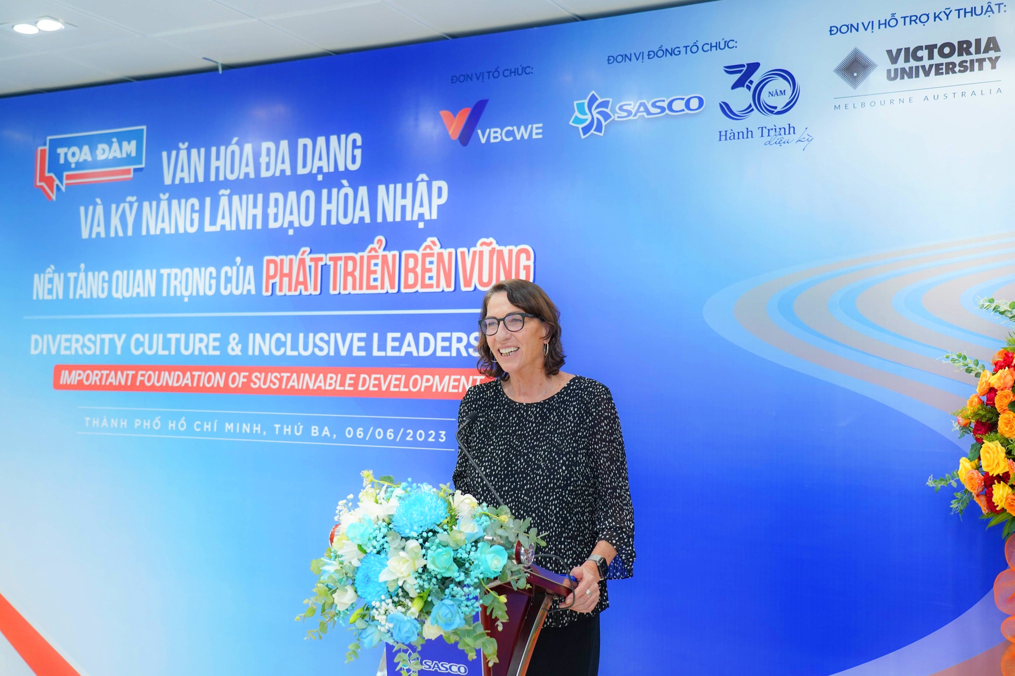 Văn h&oacute;a đa dạng v&agrave; kỹ năng l&atilde;nh đạo h&ograve;a nhập - Nền tảng quan trọng của ph&aacute;t triển bền vững - Ảnh 4.