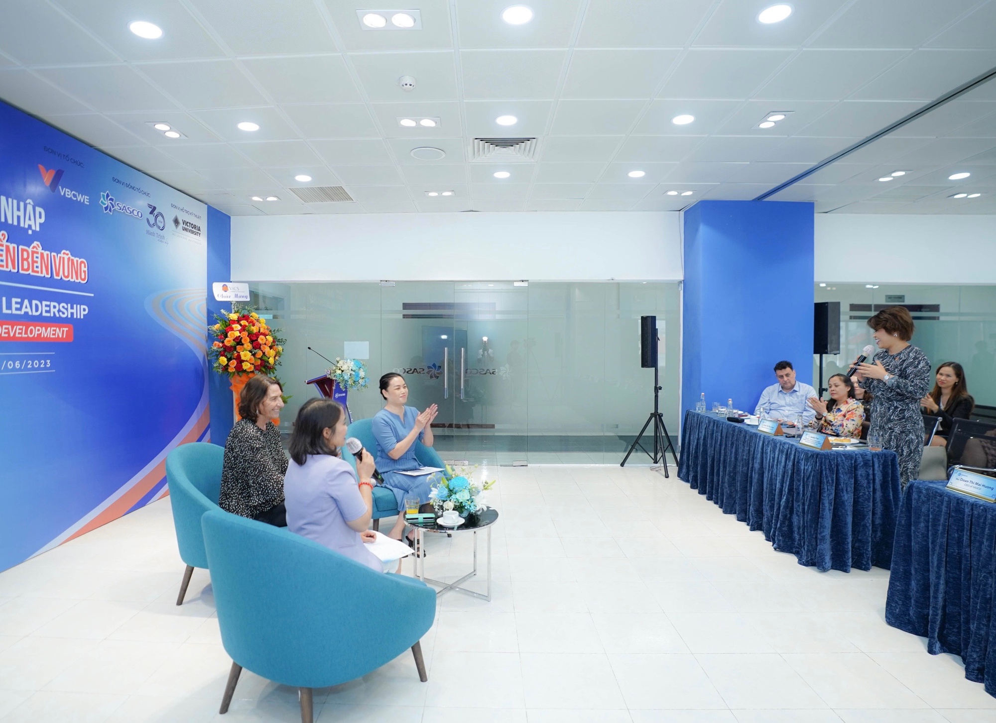 Văn h&oacute;a đa dạng v&agrave; kỹ năng l&atilde;nh đạo h&ograve;a nhập - Nền tảng quan trọng của ph&aacute;t triển bền vững - Ảnh 6.