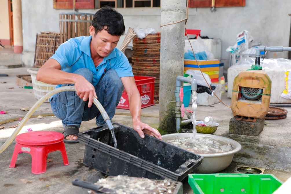 Người d&acirc;n th&ocirc;n Th&acirc;m Kh&ecirc; c&oacute; nước sạch - Ảnh 2.