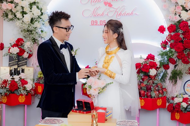Nguyễn Kim Chi và Ginô Tống về chung nhà sau 7 năm yêu nhau