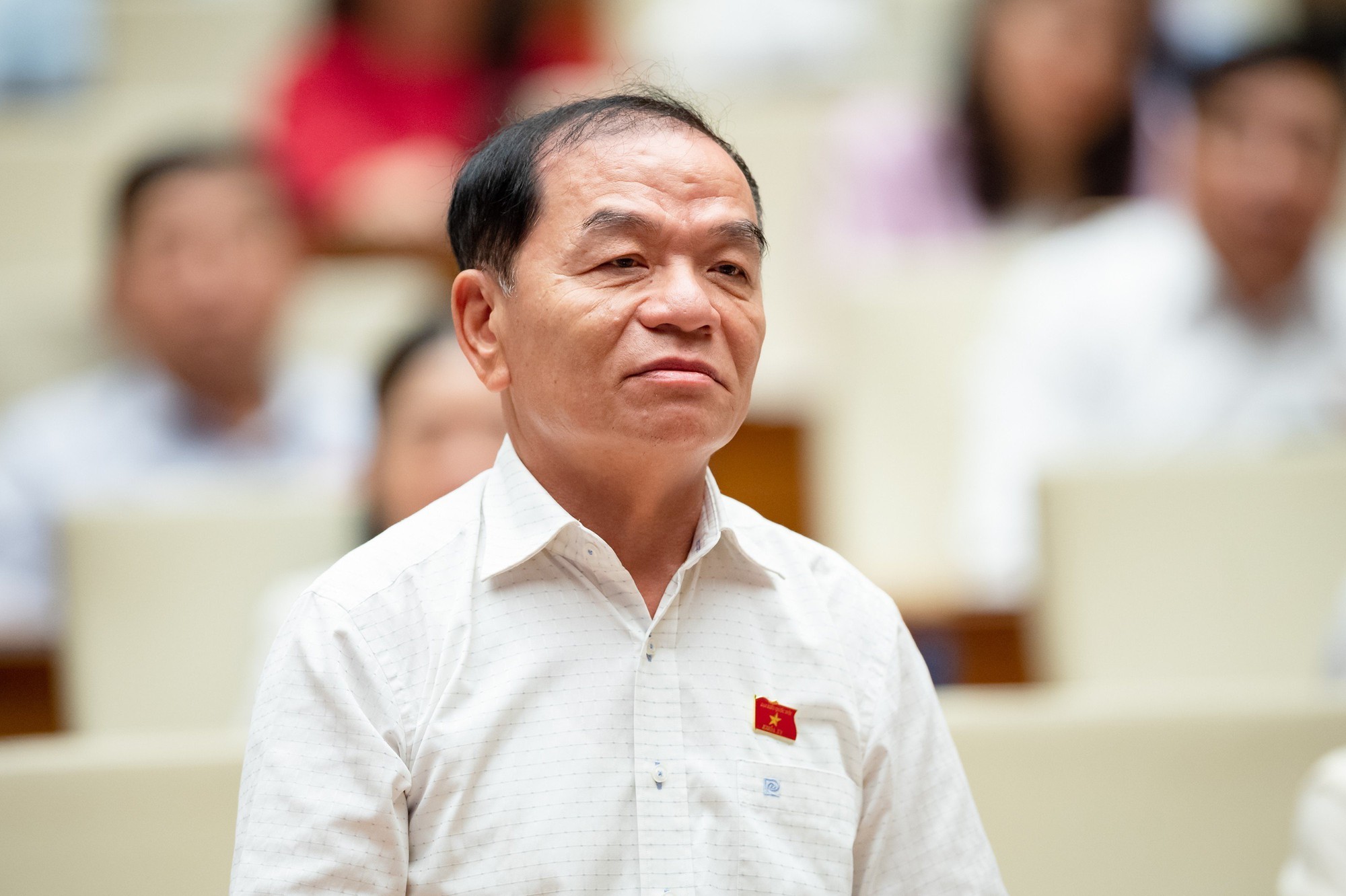 Chủ tịch Quốc hội nhắc Bộ trưởng trả lời c&oacute; bao nhi&ecirc;u đề t&agrave;i nghi&ecirc;n cứu c&ograve;n trong ngắn k&eacute;o - Ảnh 1.