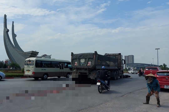Xe hổ vồ c&aacute;n tử vong người đ&agrave;n &ocirc;ng đi xe m&aacute;y - Ảnh 3.