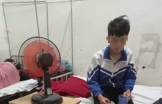 Huyện họp khẩn vụ nam sinh bị 30 bạn đánh hội đồng - Ảnh 3.
