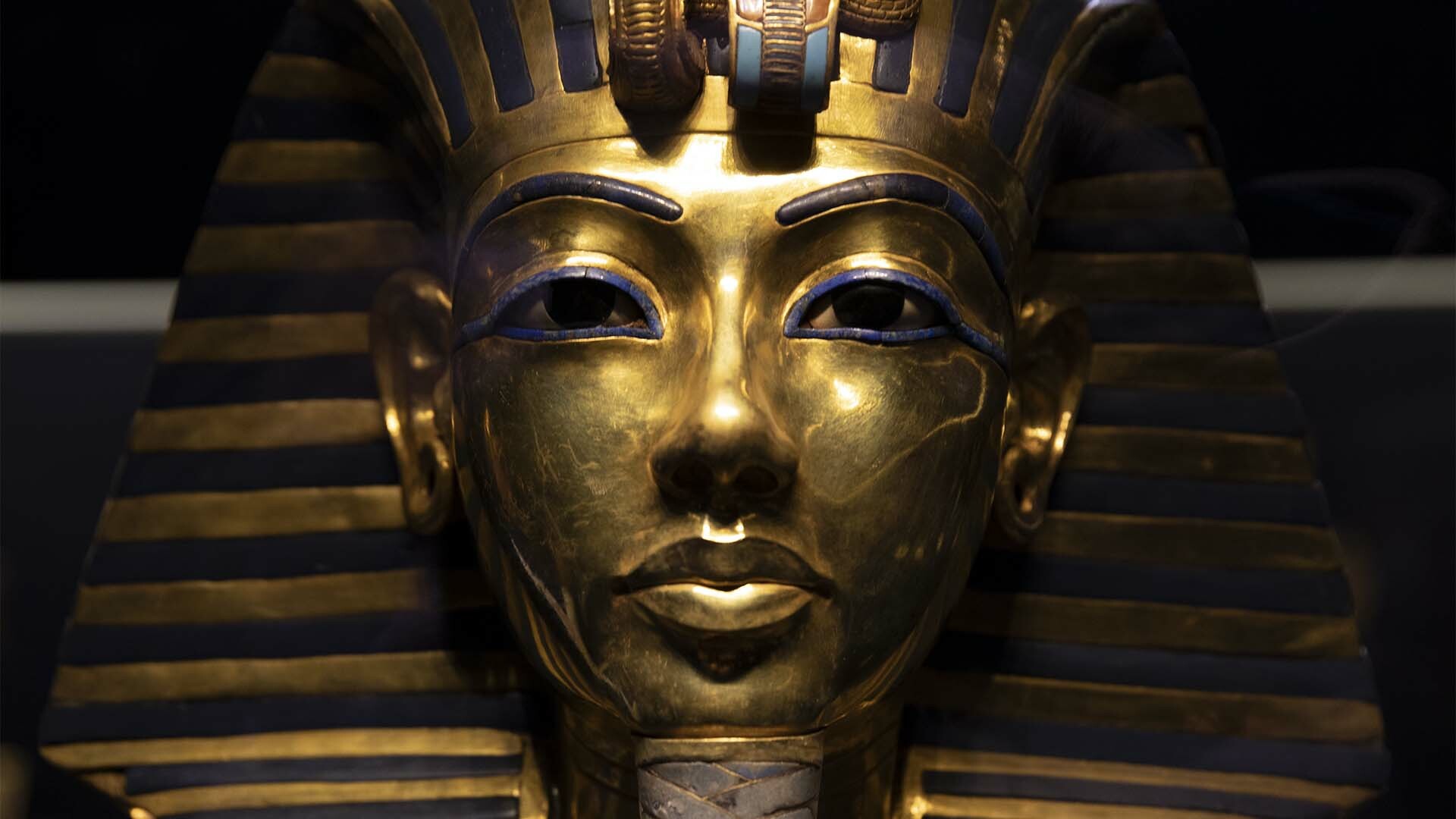 “Tái sinh” pharaoh “nam thần” Ai Cập, lộ chi tiết gây sốc