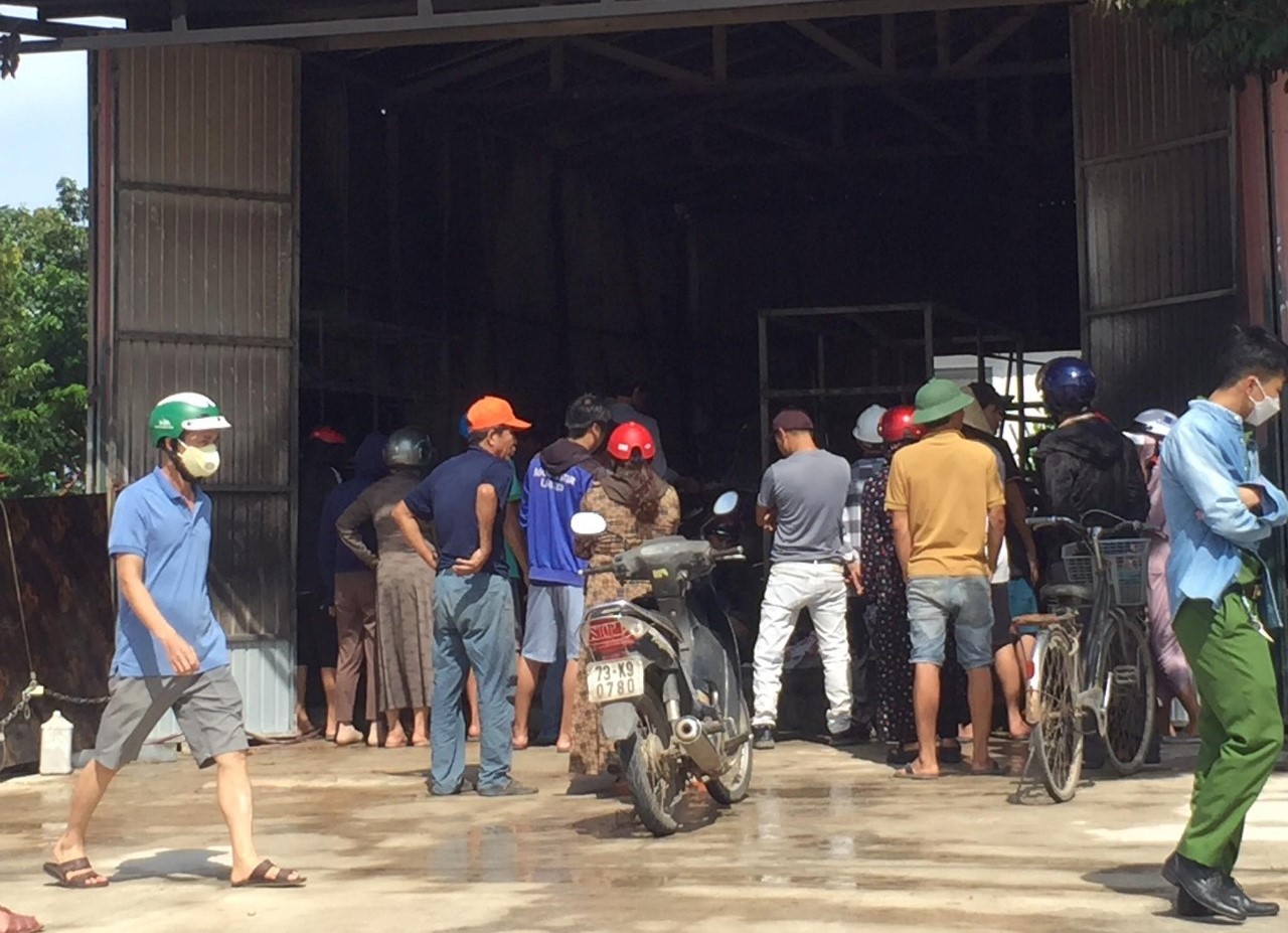 Quảng Bình: Cháy lớn gây hỗn loạn ở thị trấn Kiến Giang