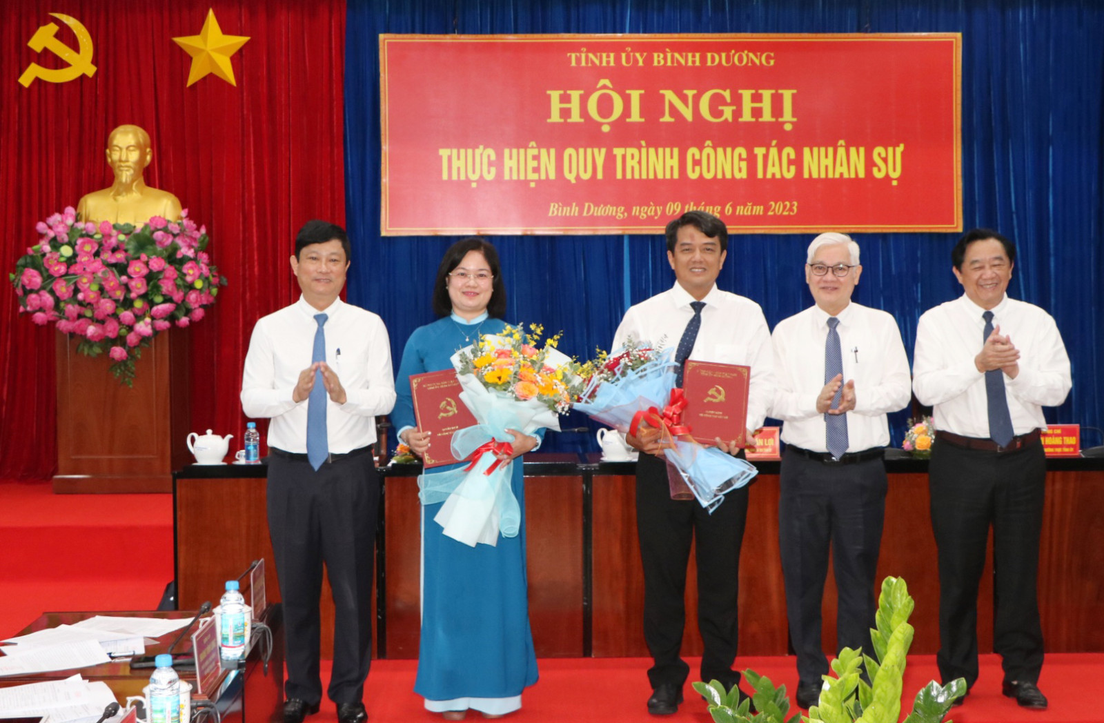Bình Dương công bố nhiều quyết định nhân sự quan trọng