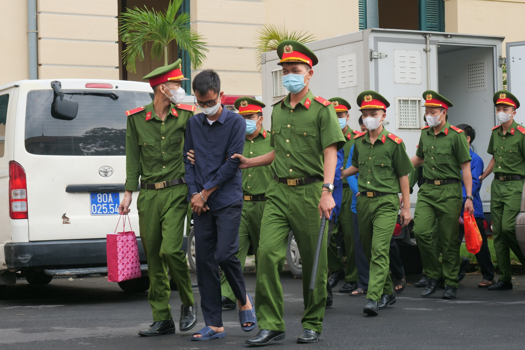 Vụ Thuduc House: Cựu cán bộ Cục Thuế TP HCM khai "hoàn cảnh bắt buộc"