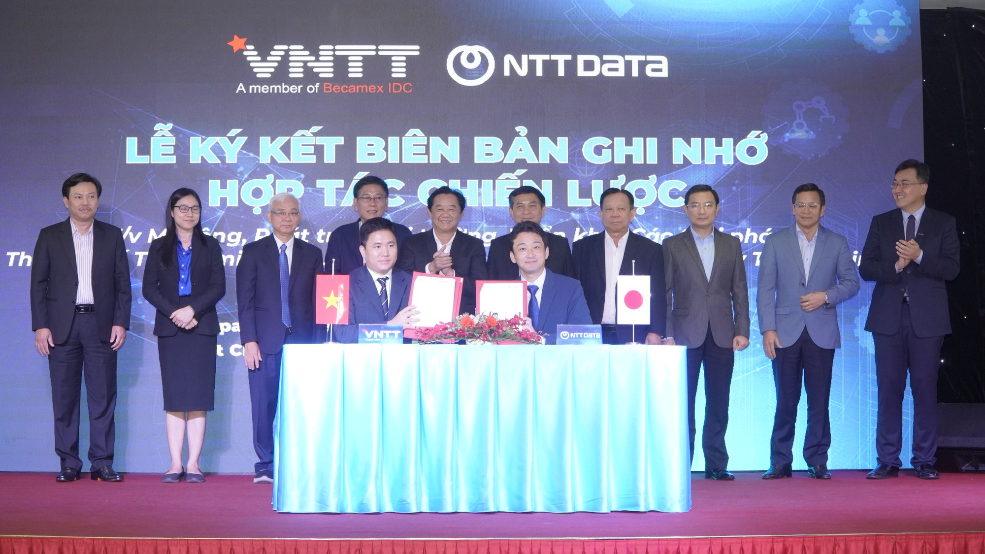 B&igrave;nh Dương k&yacute; kết với doanh nghiệp Nhật Bản n&acirc;ng cấp KCN th&ocirc;ng minh - Ảnh 2.