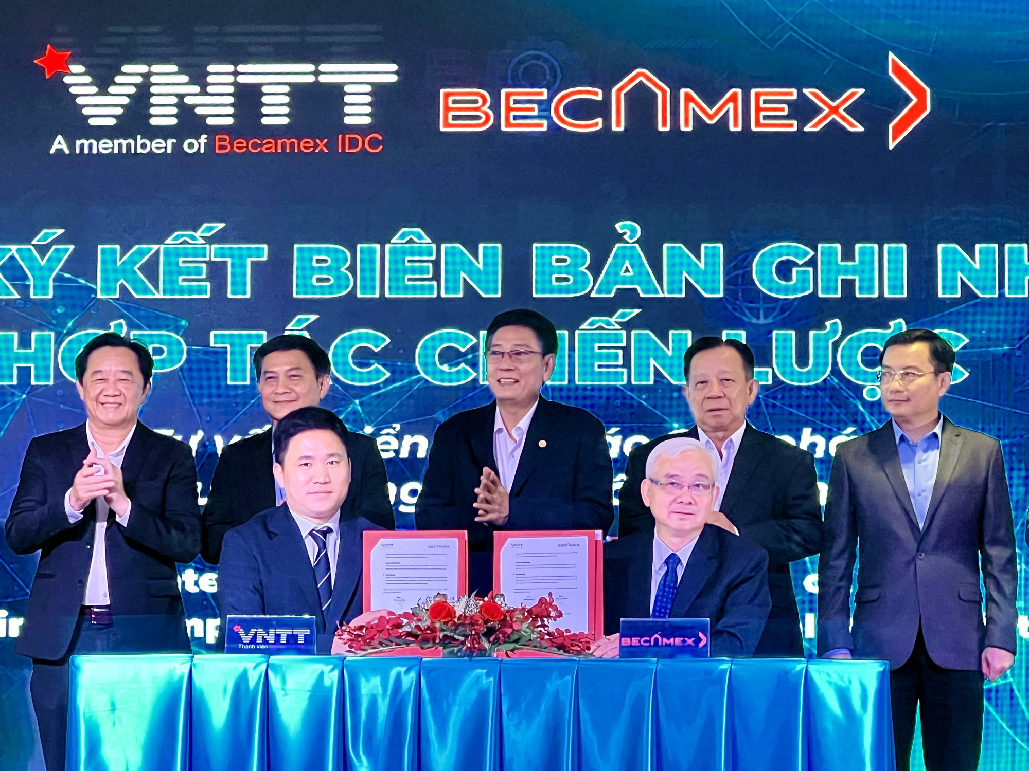 Bình Dương ký kết với doanh nghiệp Nhật Bản nâng cấp KCN thông minh