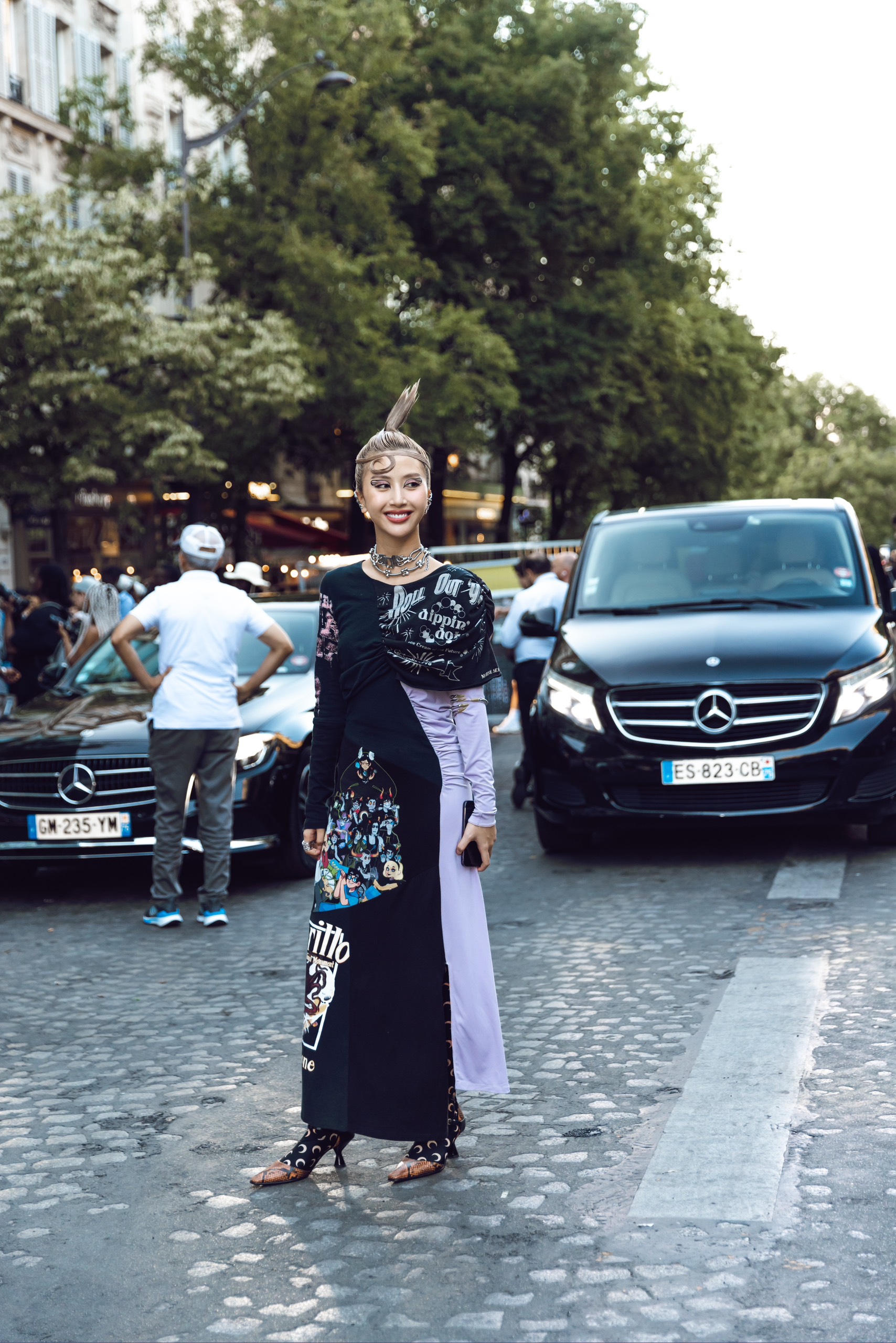 D&ugrave;ng t&oacute;c để makeup, Quỳnh Anh Shyn l&ecirc;n thẳng The New York Times - Ảnh 13.