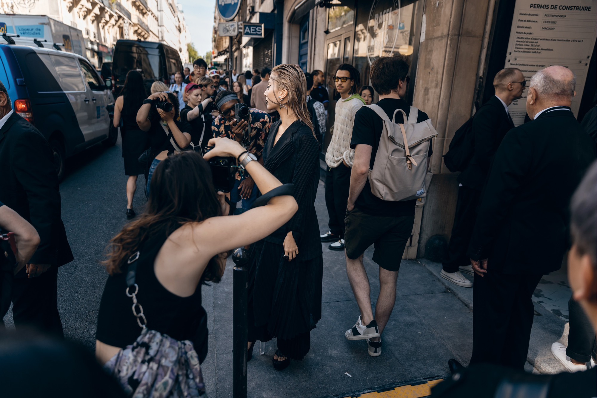 D&ugrave;ng t&oacute;c để makeup, Quỳnh Anh Shyn l&ecirc;n thẳng The New York Times - Ảnh 10.
