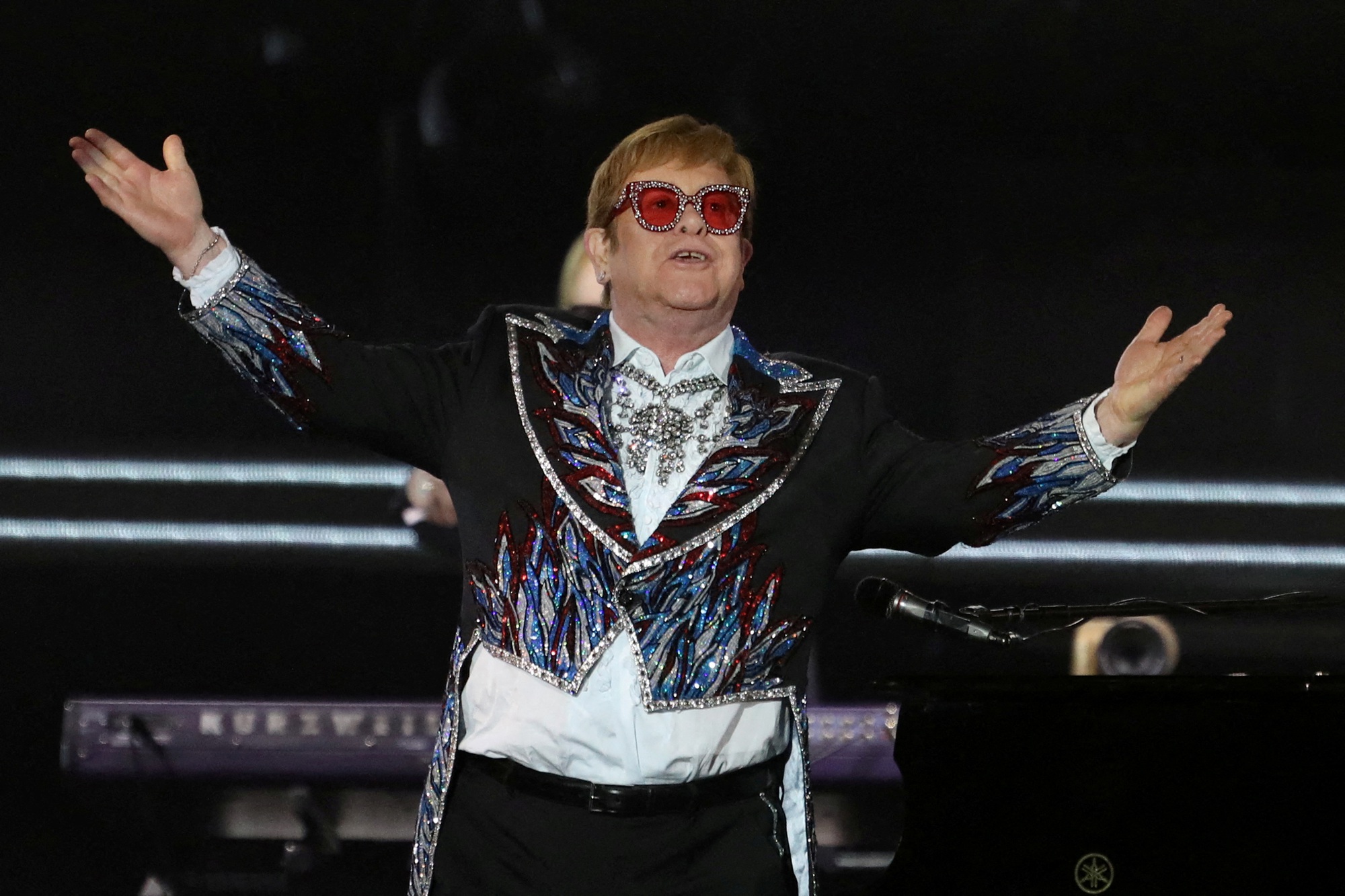 Danh ca Elton John giã từ các chuyến lưu diễn