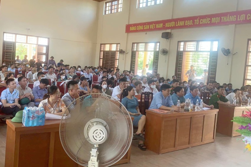 Em trai phó chủ tịch huyện trúng đấu giá 23 lô đất
